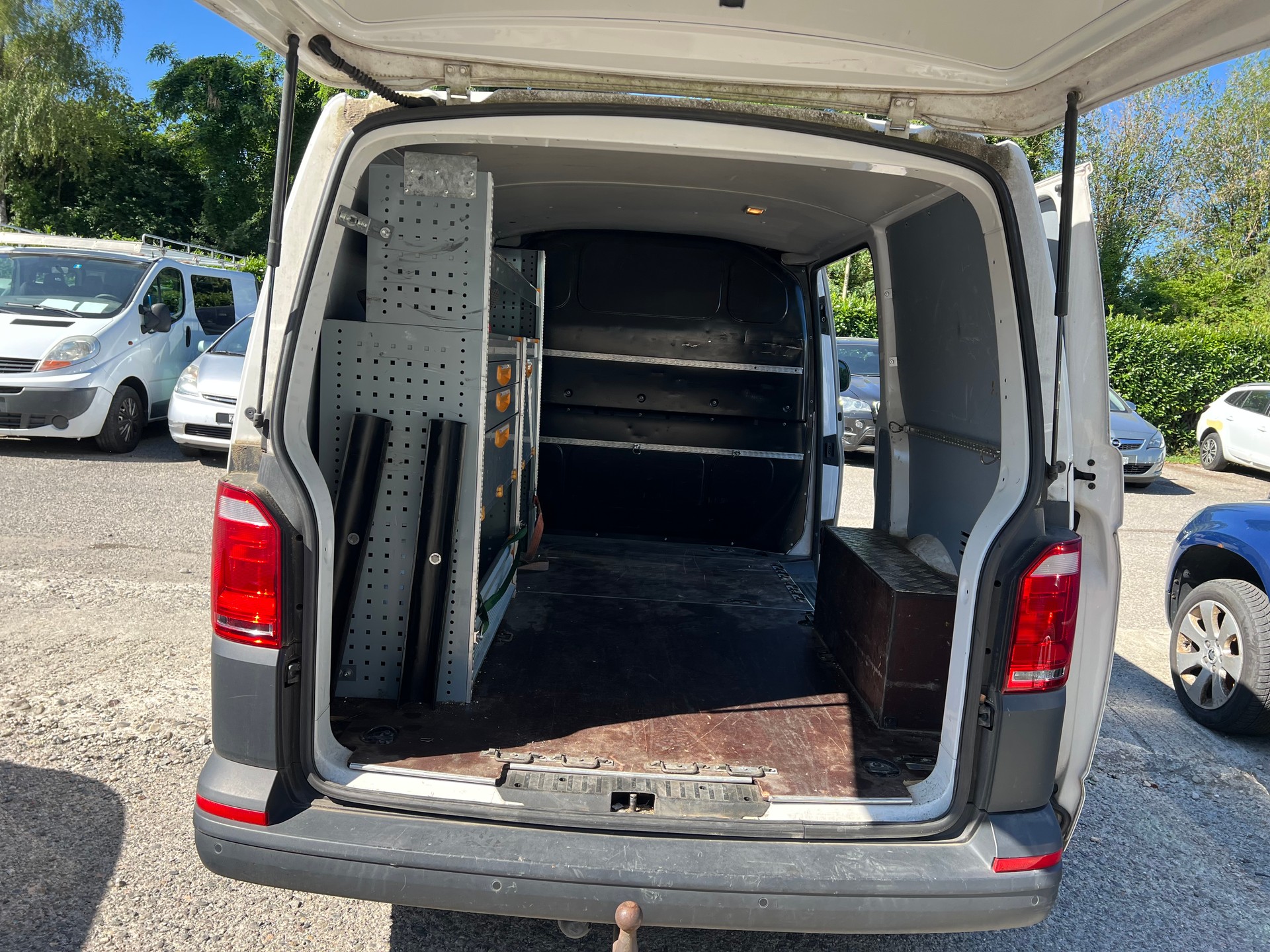 VW T6 2.0 TDI Entry-image-5