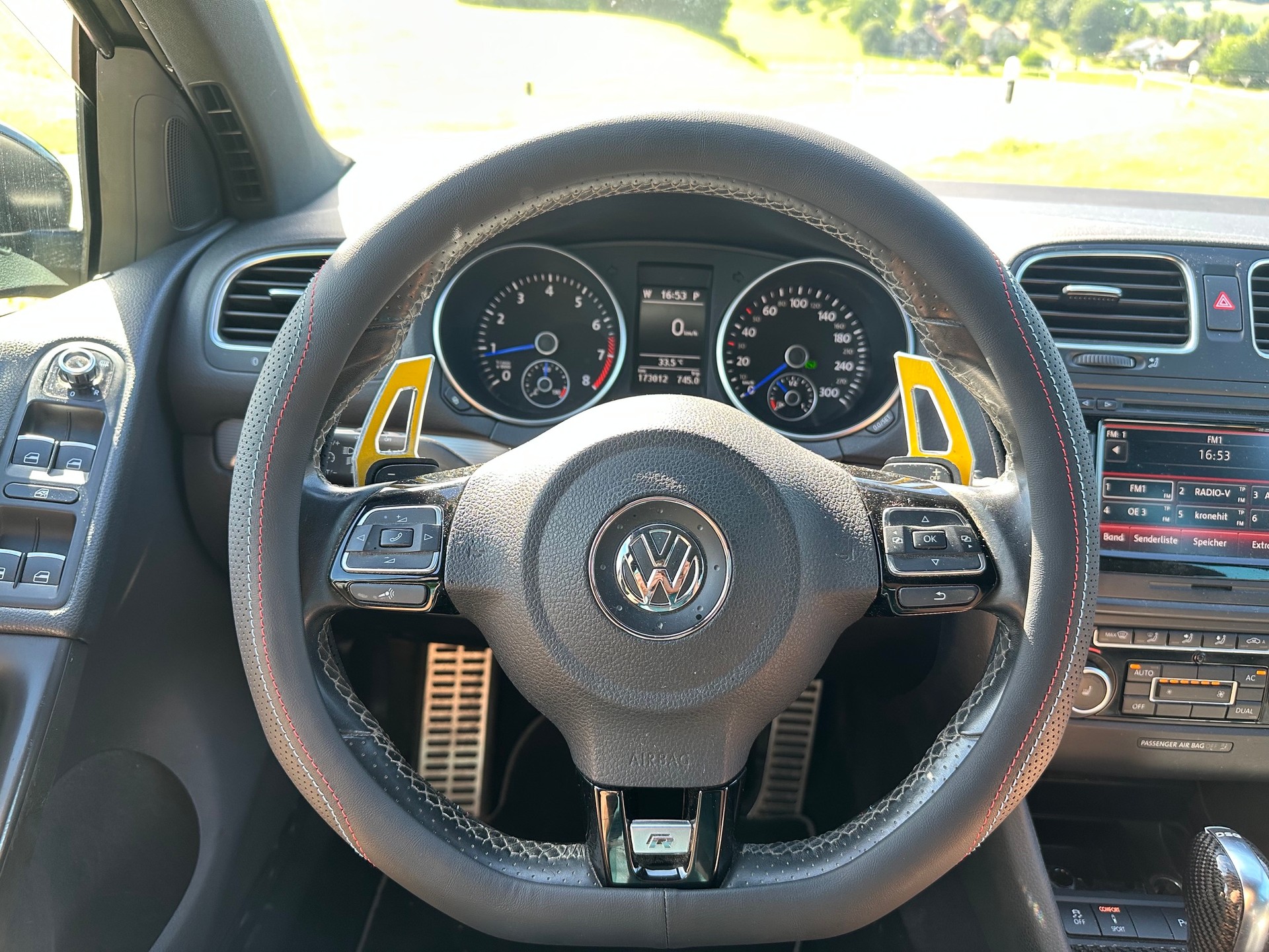 VW 2.0 TSI R DSG 4motion-image-9