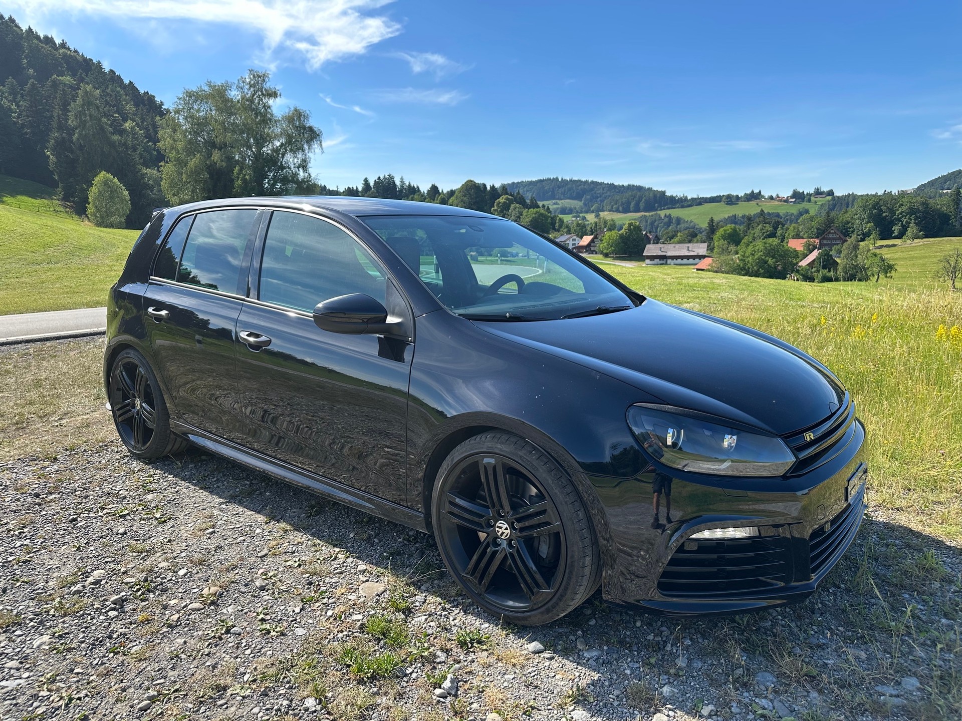 VW 2.0 TSI R DSG 4motion-image-3
