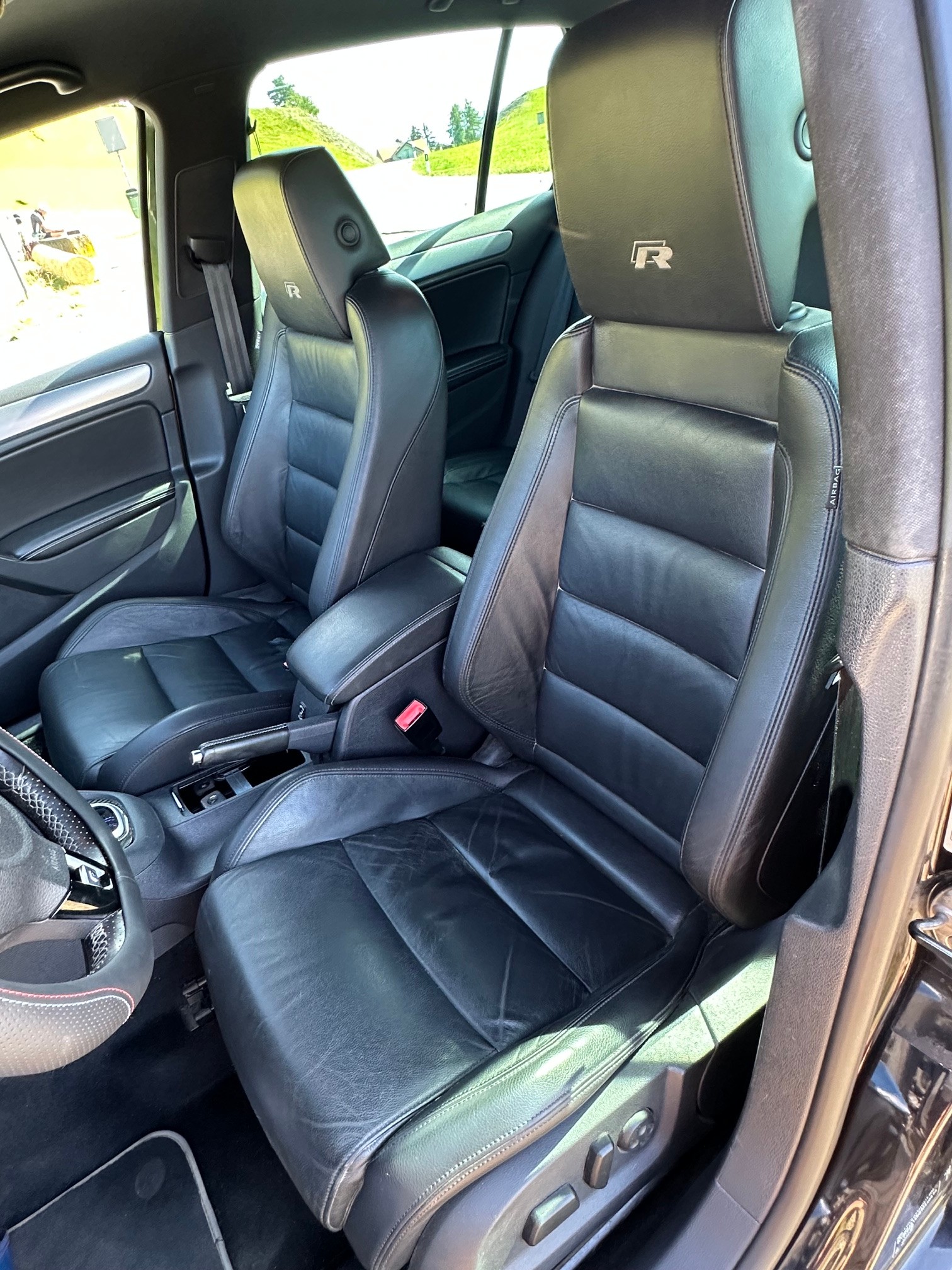VW 2.0 TSI R DSG 4motion-image-15