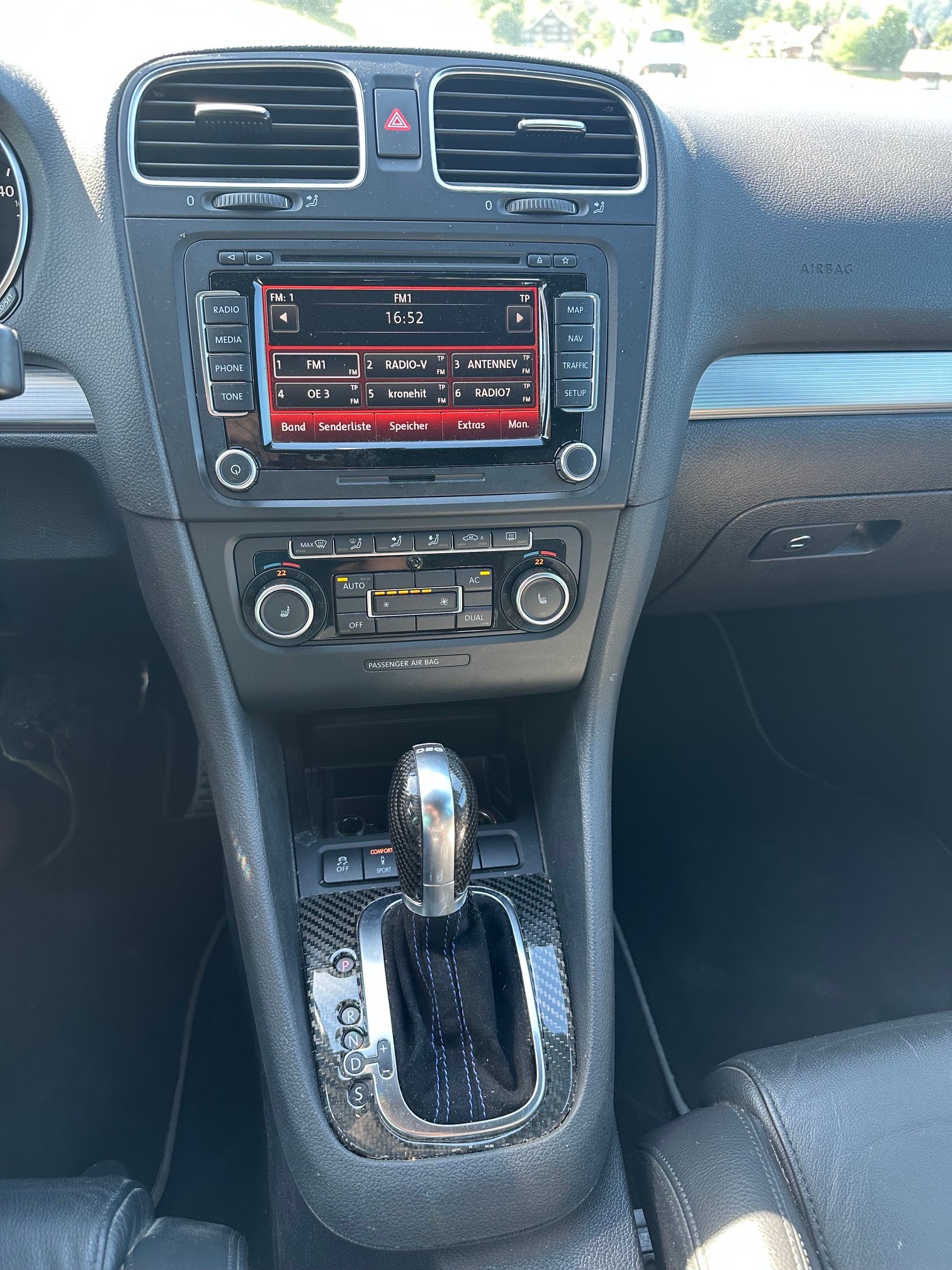 VW 2.0 TSI R DSG 4motion-image-8