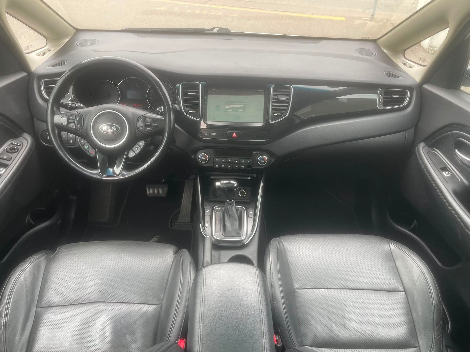 KIA Carens 1.7 CRDi Trend DCT 7 Plätze-image-7