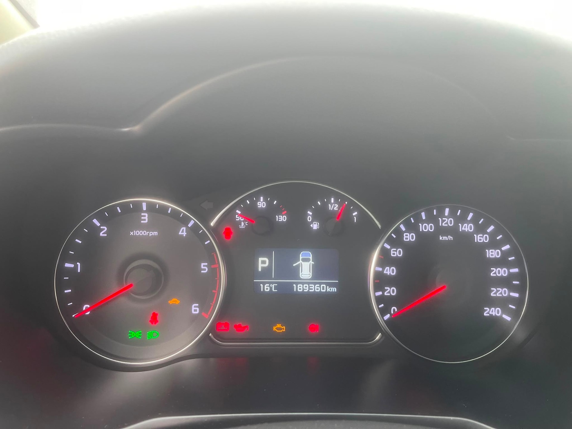KIA Carens 1.7 CRDi Trend DCT 7 Plätze-image-11