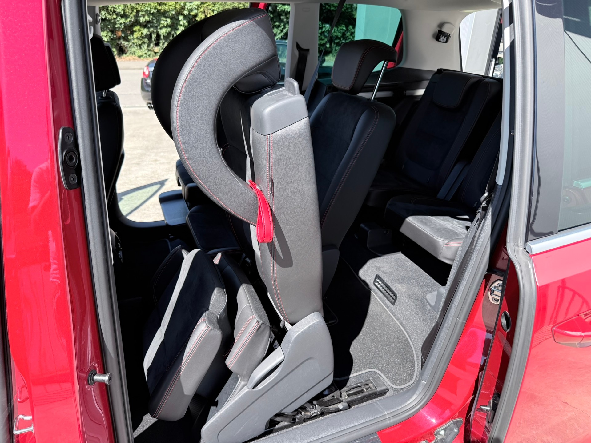 SEAT Alhambra 2.0 TSI FR Line DSG-image-23