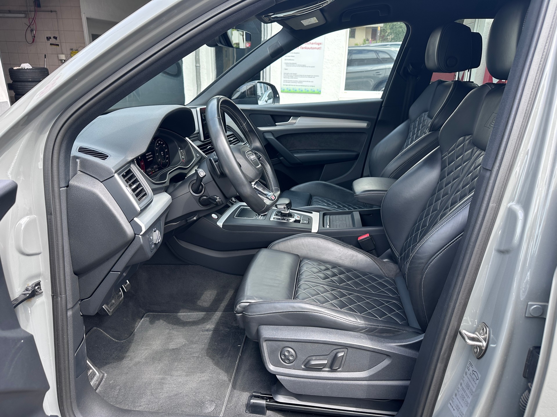 AUDI SQ5 3.0 TFSI quattro S-tronic-image-10