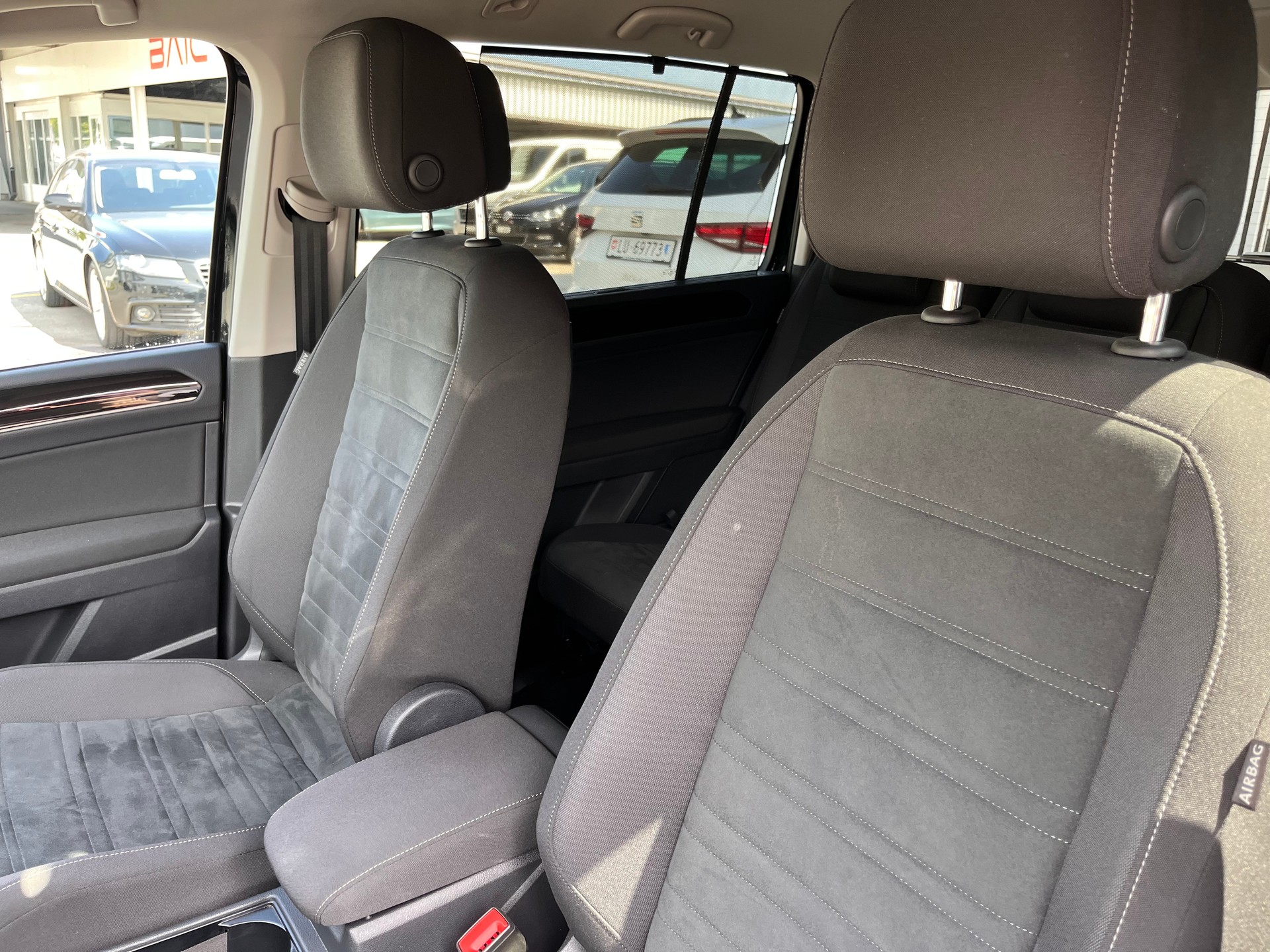 VW Touran 1.5 TSI EVO Highline DSG-image-5