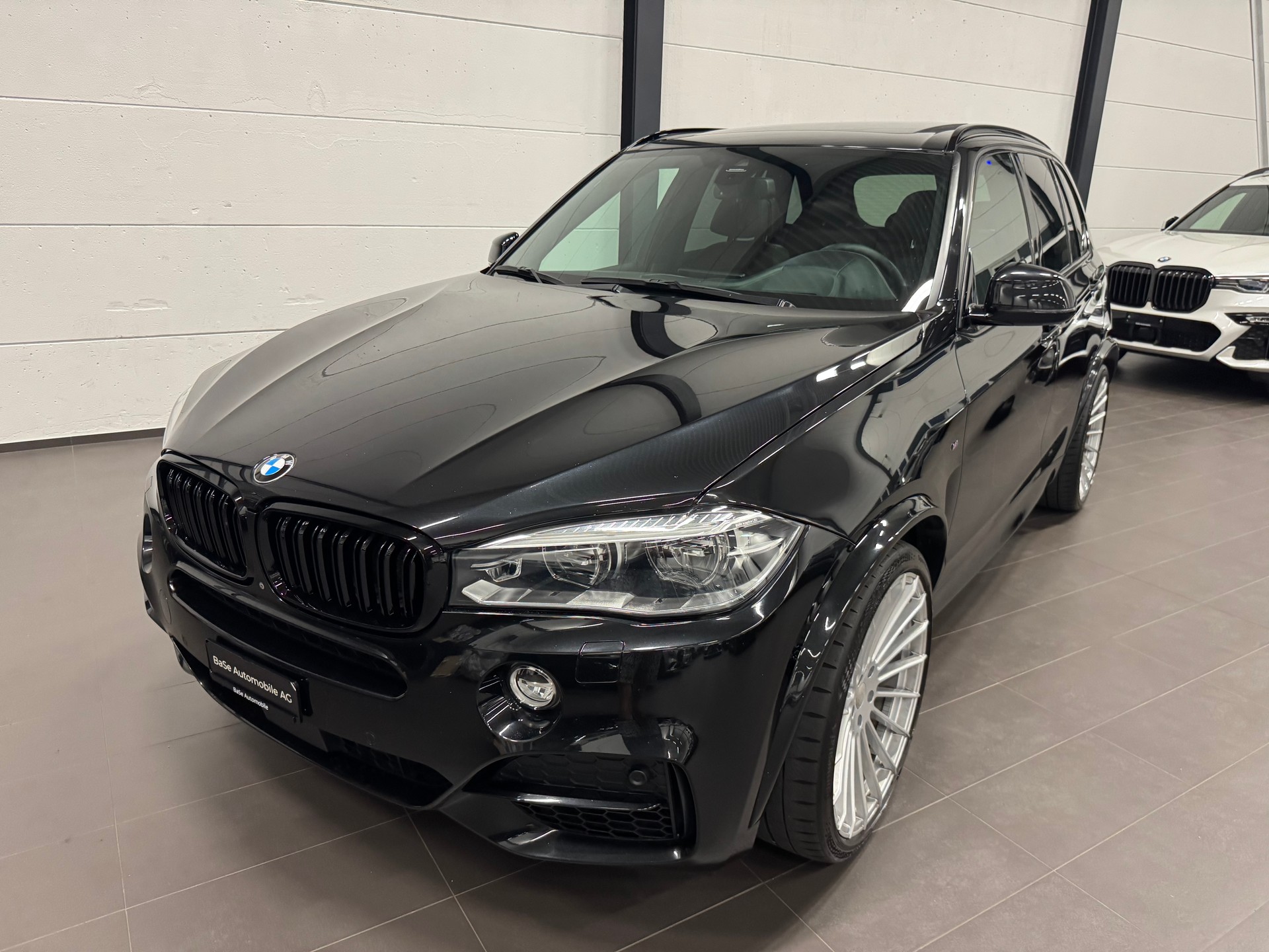 BMW X5 xDrive M50d Steptronic-image-4