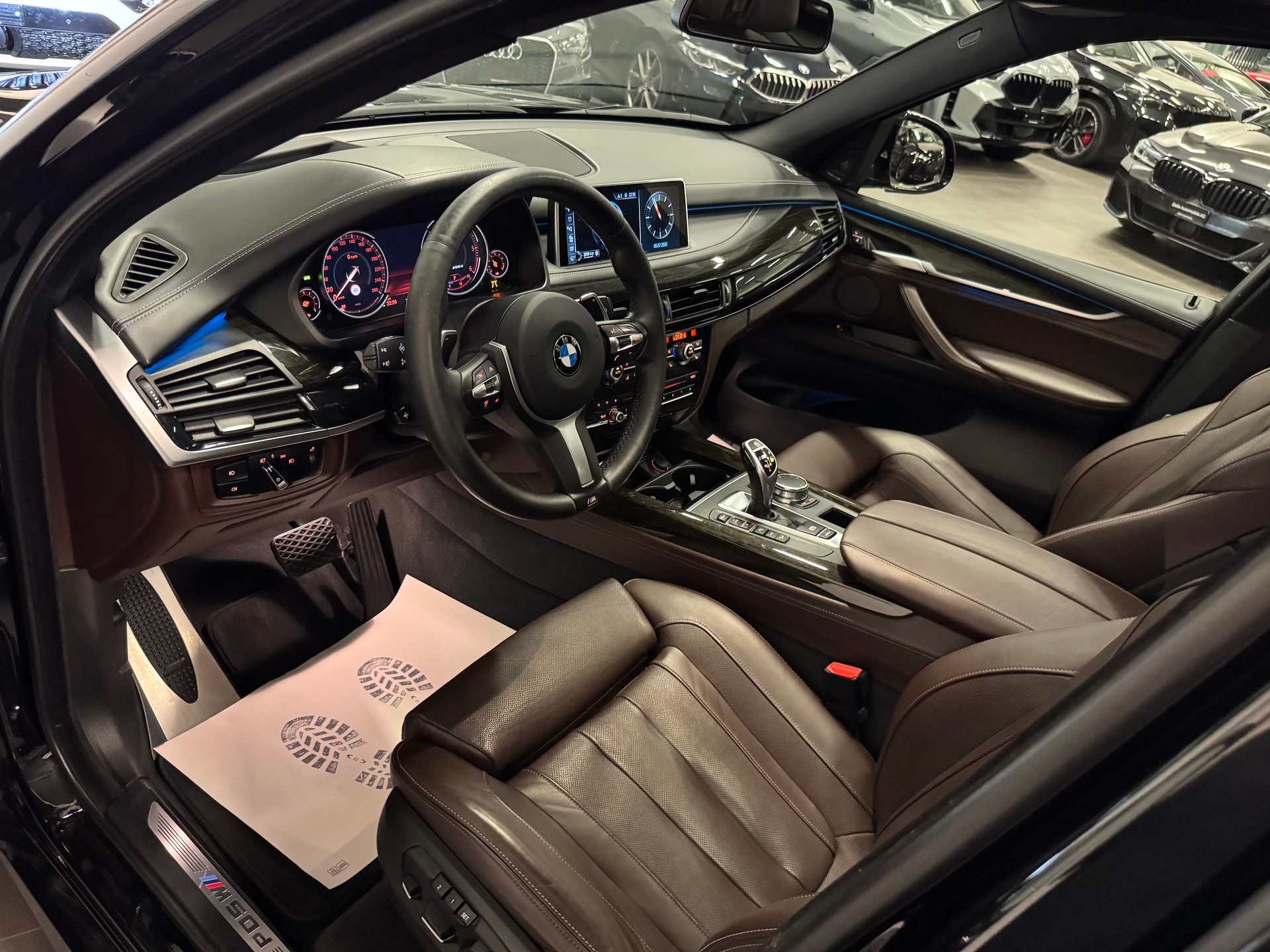BMW X5 xDrive M50d Steptronic-image-16