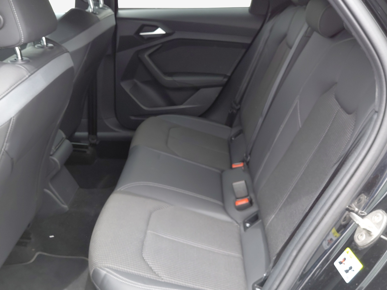 AUDI A1 Sportback 30 TFSI S Line Attraction S-tronic-image-11