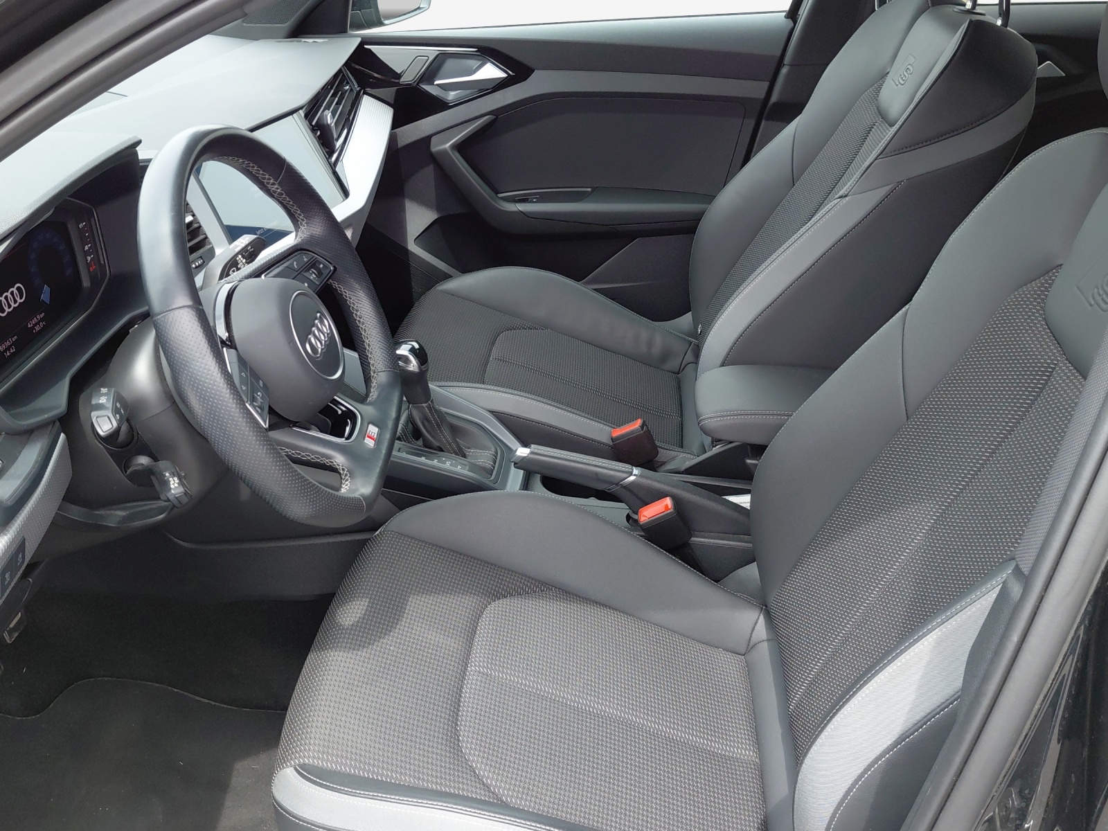 AUDI A1 Sportback 30 TFSI S Line Attraction S-tronic-image-7