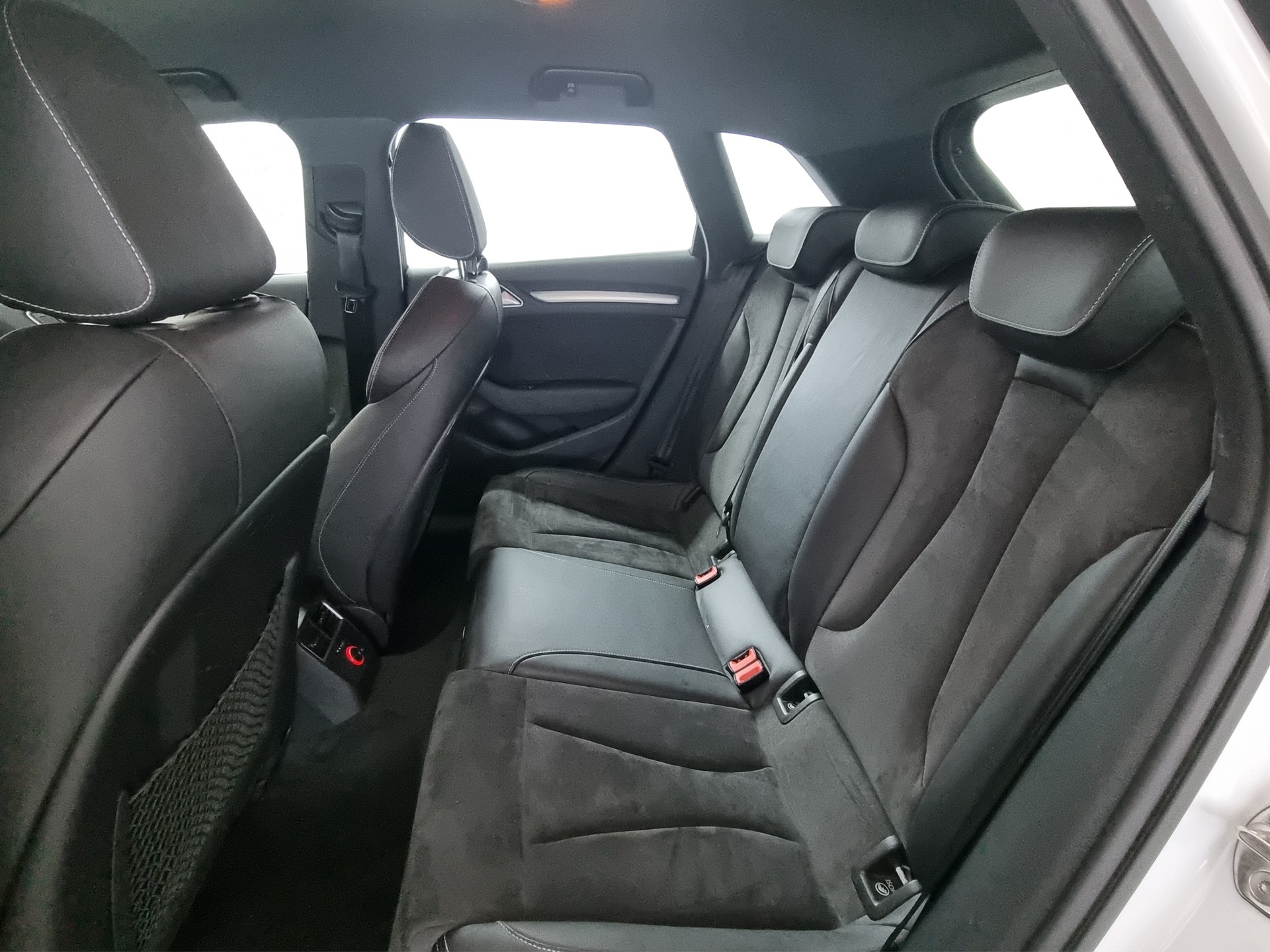 AUDI S3 Sportback 2.0 T FSI quattro-image-6