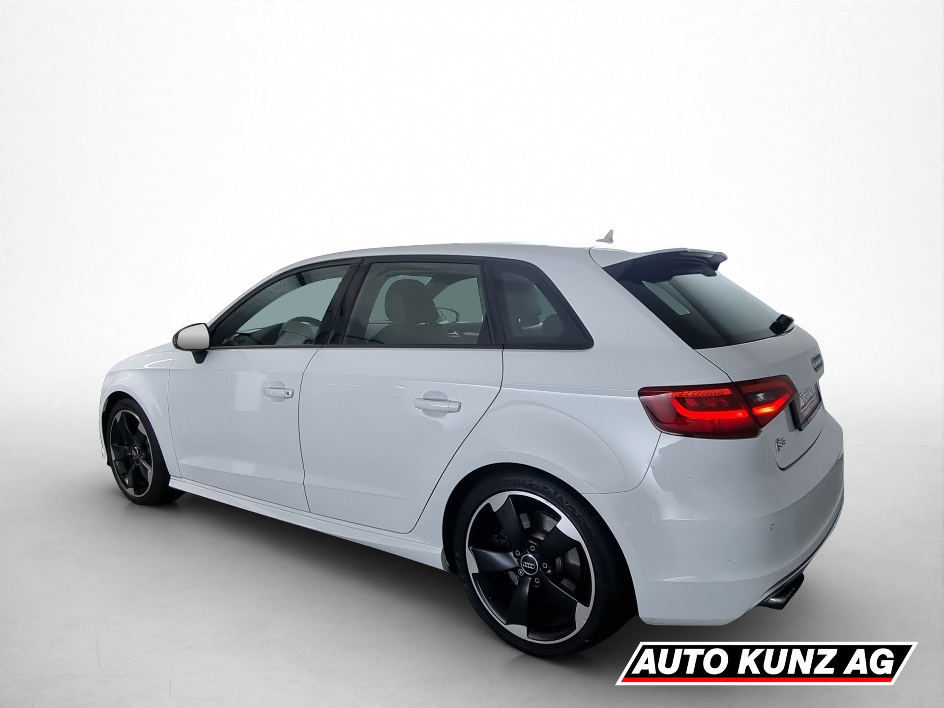 AUDI S3 Sportback 2.0 T FSI quattro-showroom-element-3