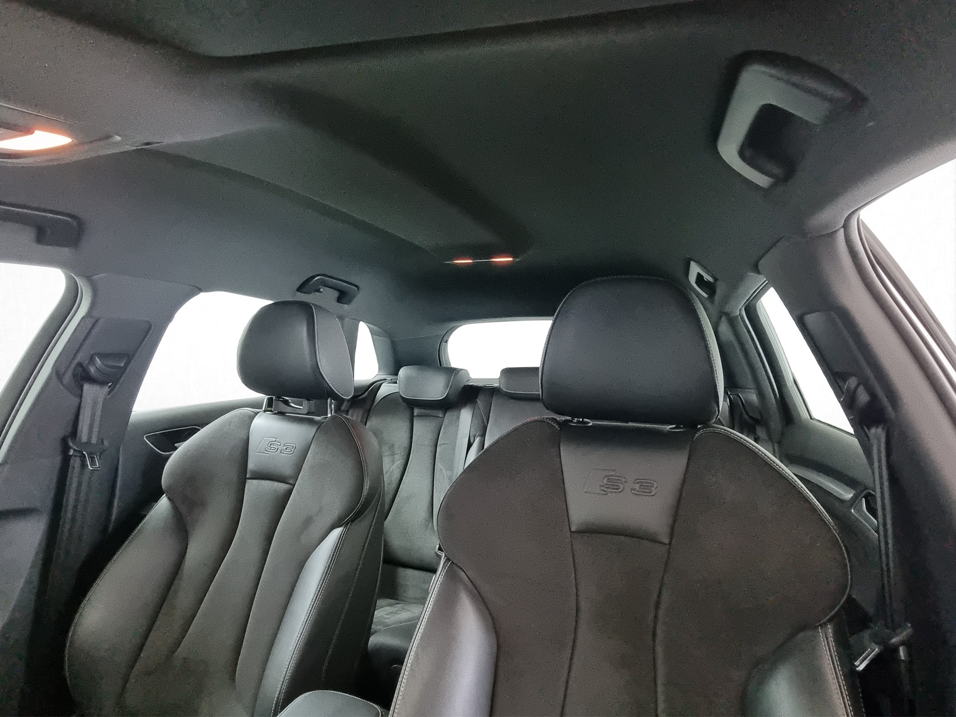 AUDI S3 Sportback 2.0 T FSI quattro-image-12
