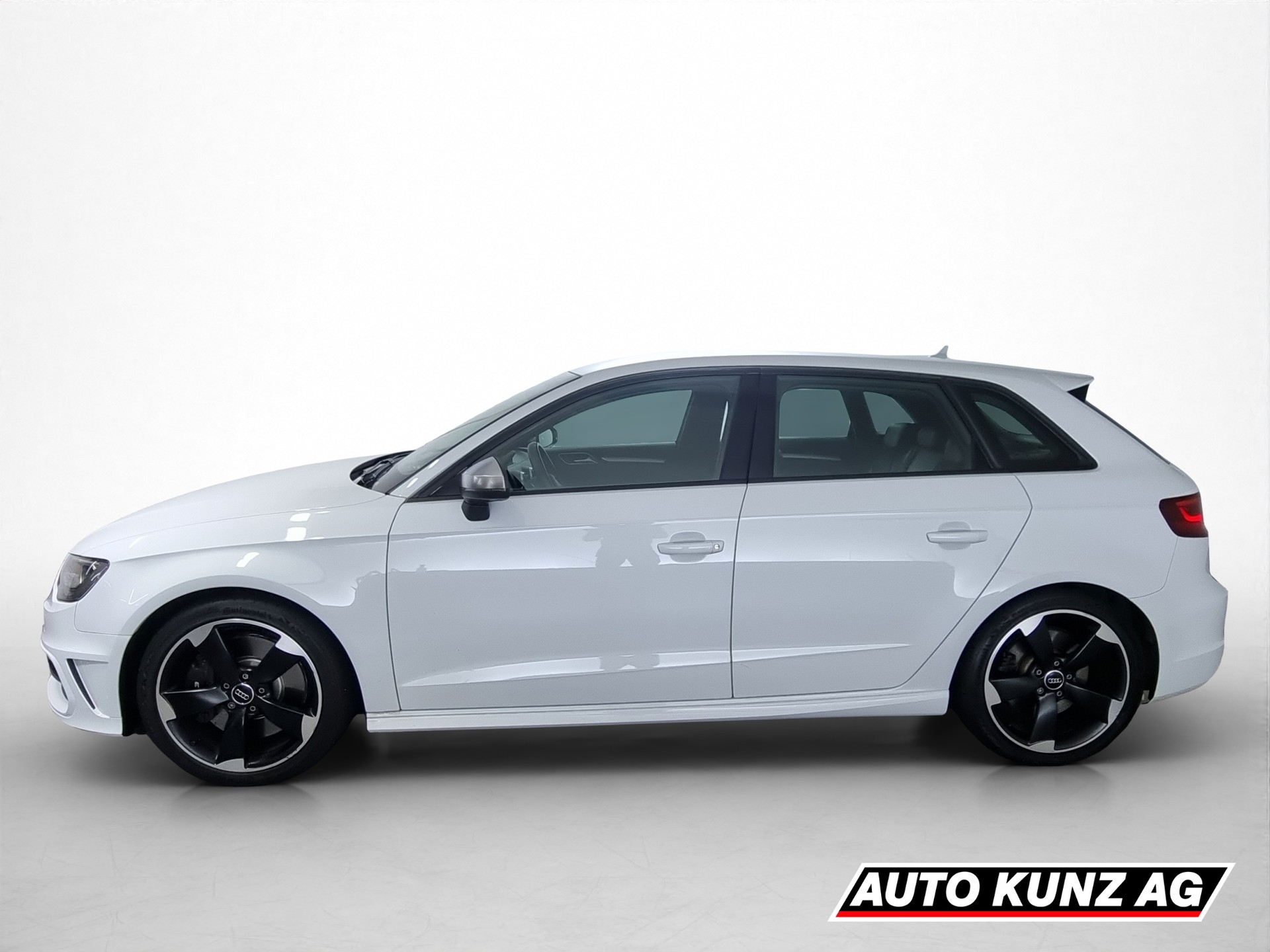 AUDI S3 Sportback 2.0 T FSI quattro-showroom-element-2