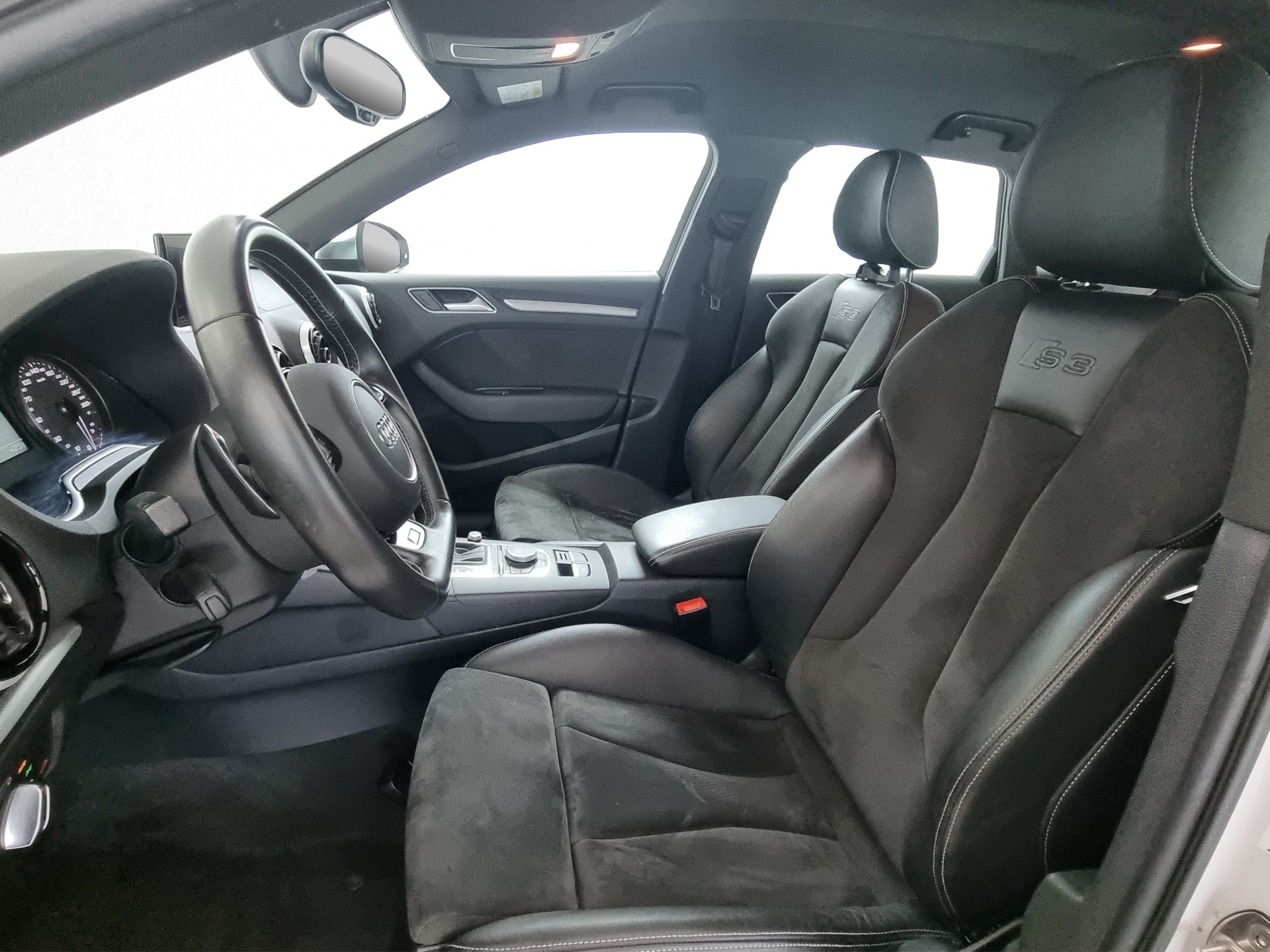 AUDI S3 Sportback 2.0 T FSI quattro-image-5