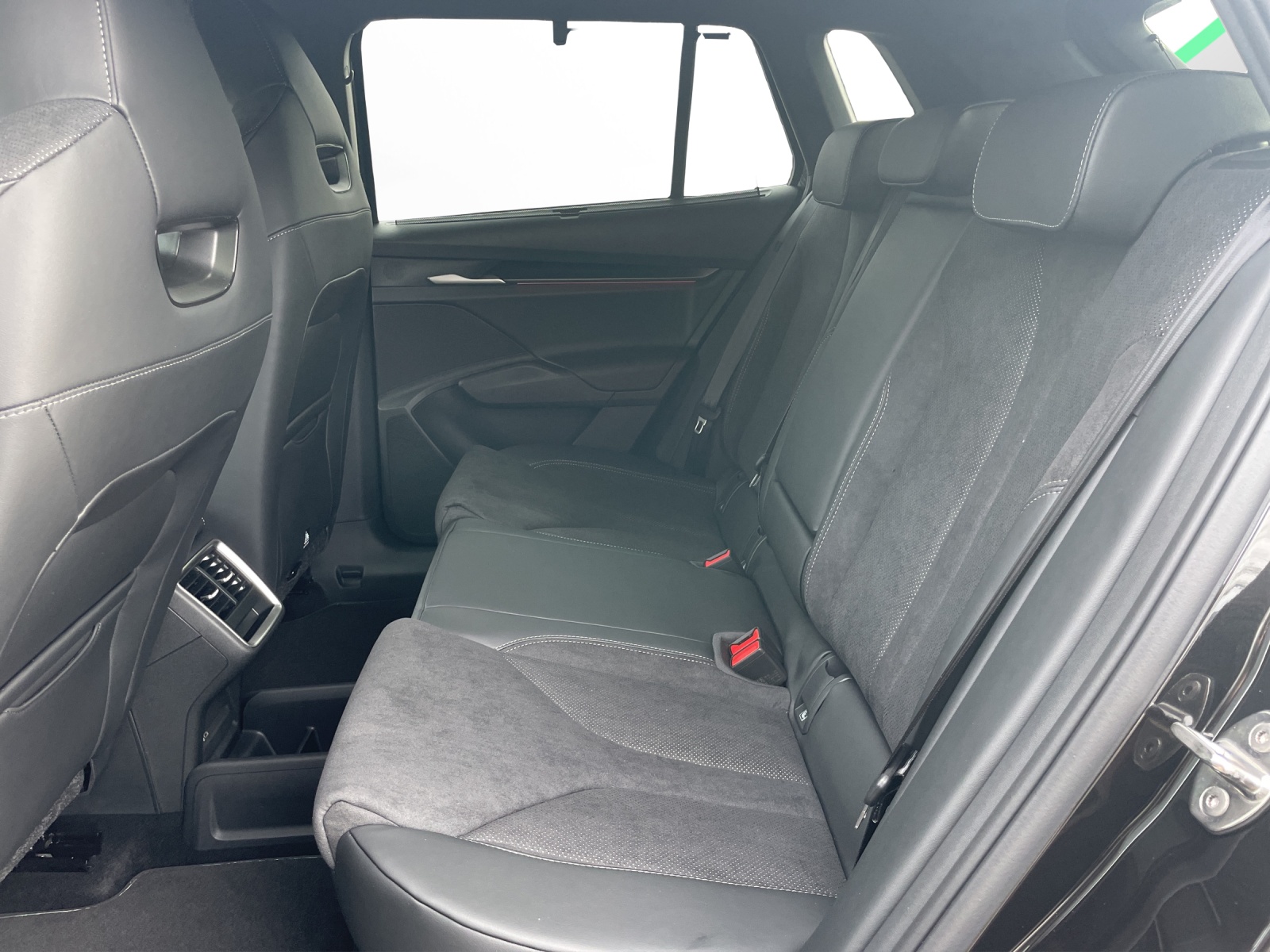 SKODA Elroq 85 Sportline-image-13