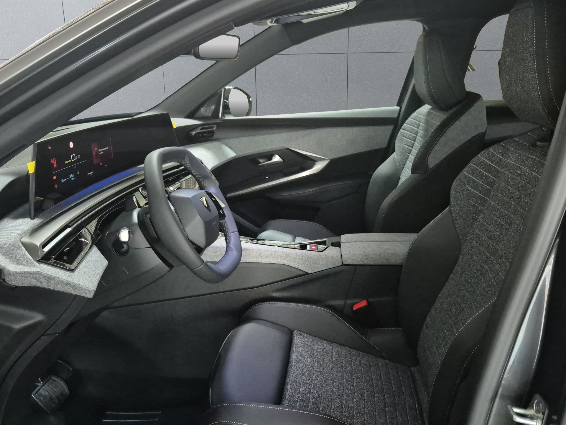 PEUGEOT 5008 e-Allure Premium AWD-image-7