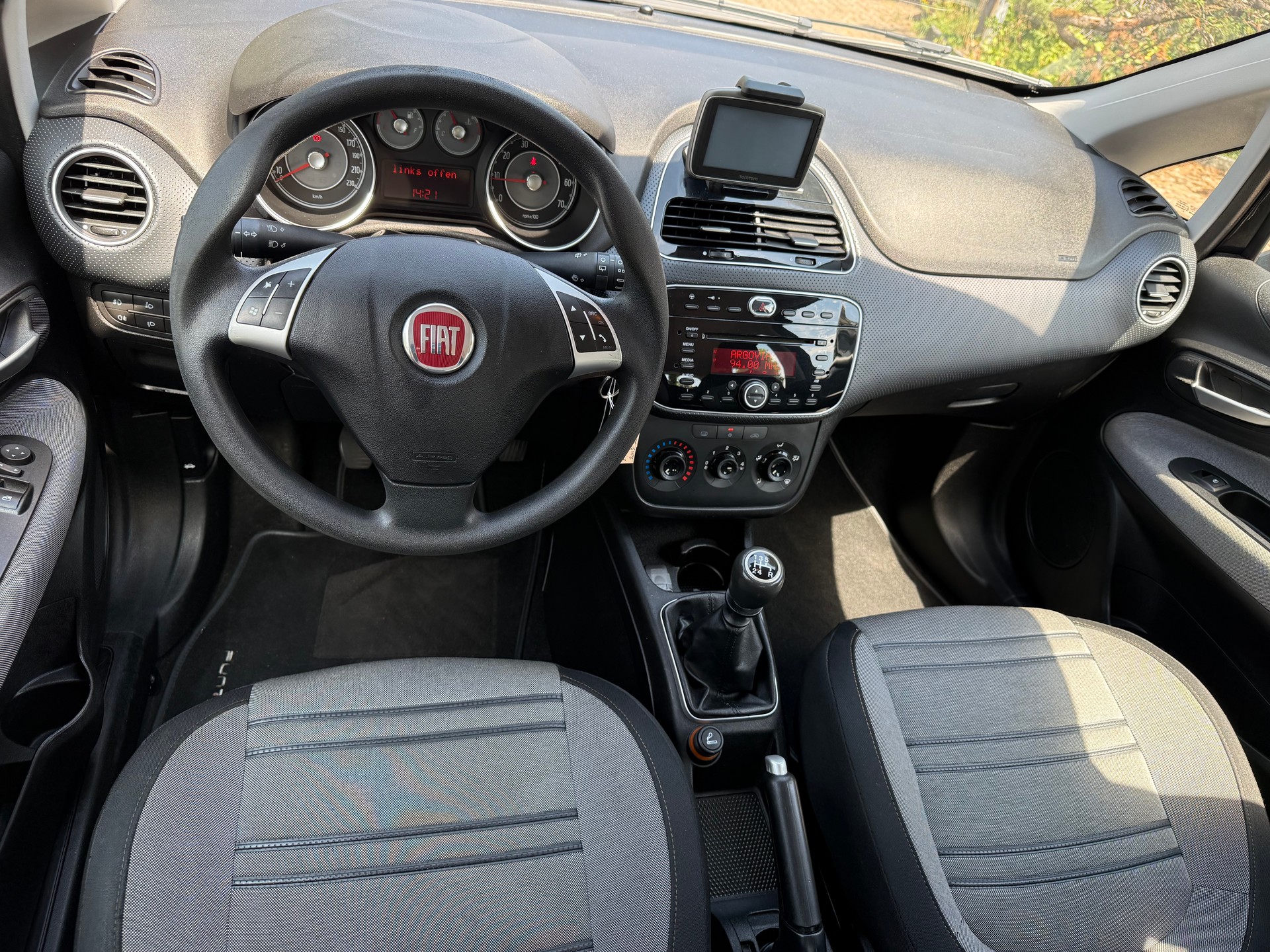 FIAT Punto 1.4 EVO Genius-image-9
