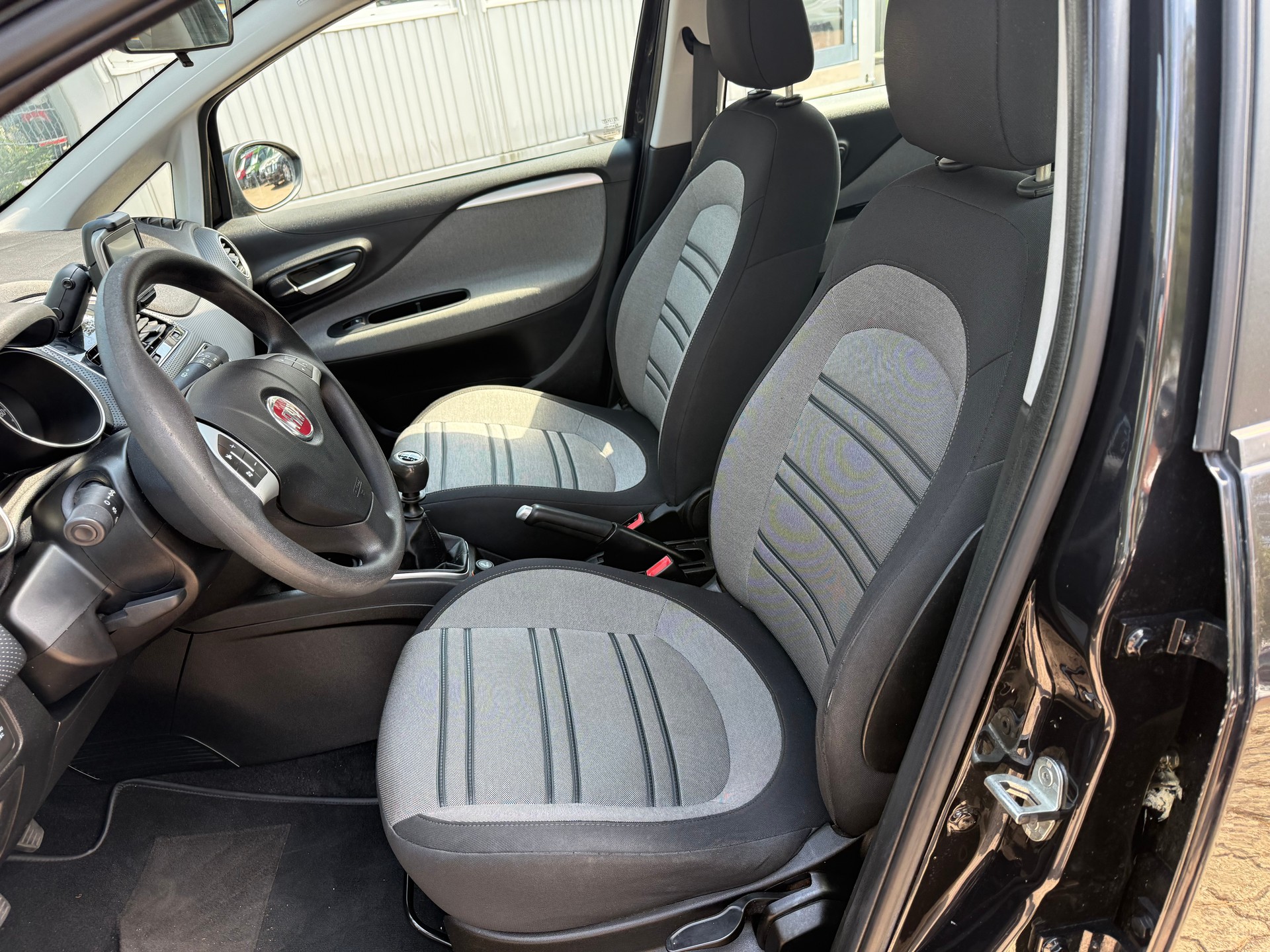 FIAT Punto 1.4 EVO Genius-image-10