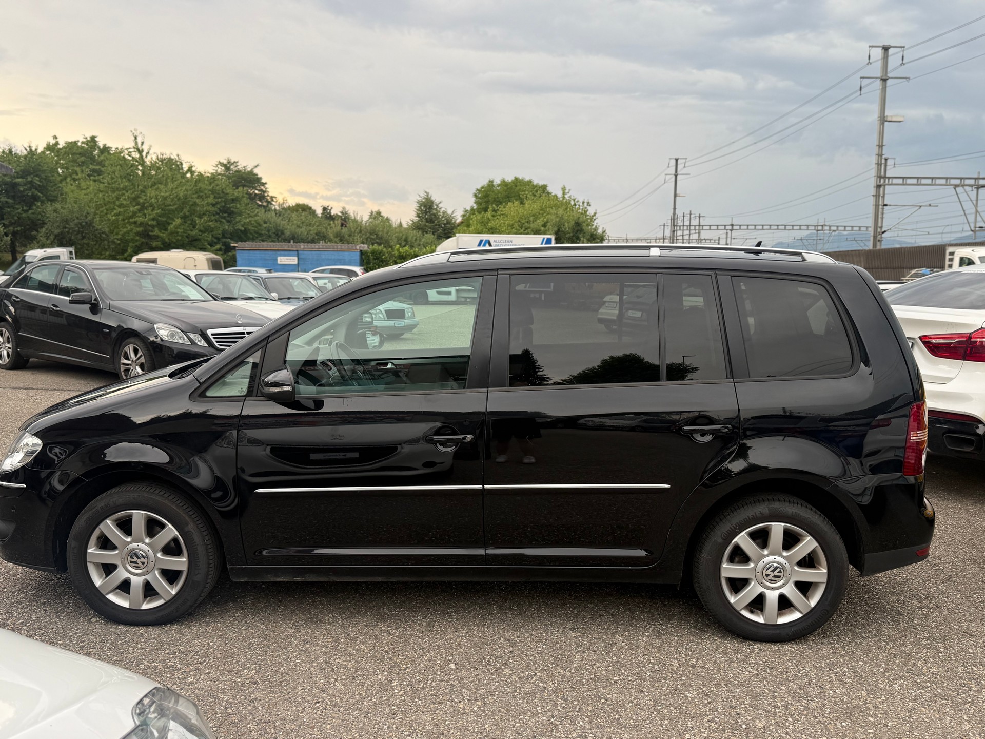 VW Touran 1.4 TSI Trendline DSG-image-4