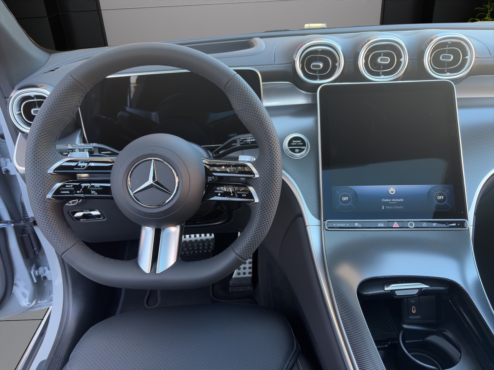 MERCEDES-BENZ GLC 300 4Matic 9G-Tronic-image-11