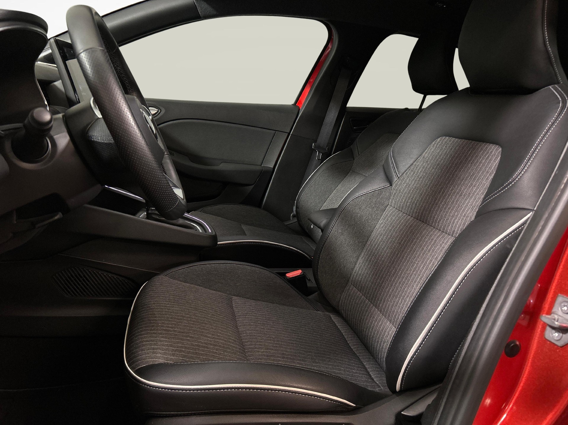 MITSUBISHI Colt 1.6 HEV Instyle-image-2