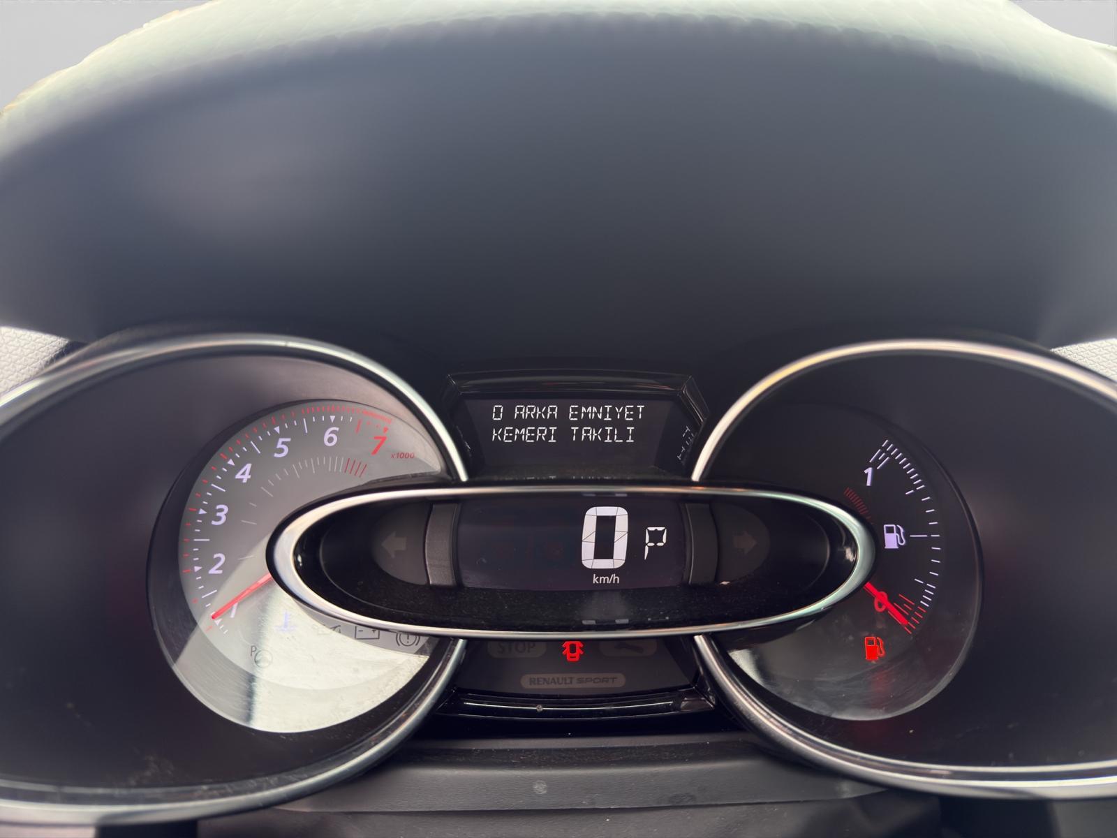 RENAULT Clio 1.6 T RS 220 Trophy EDC-image-11