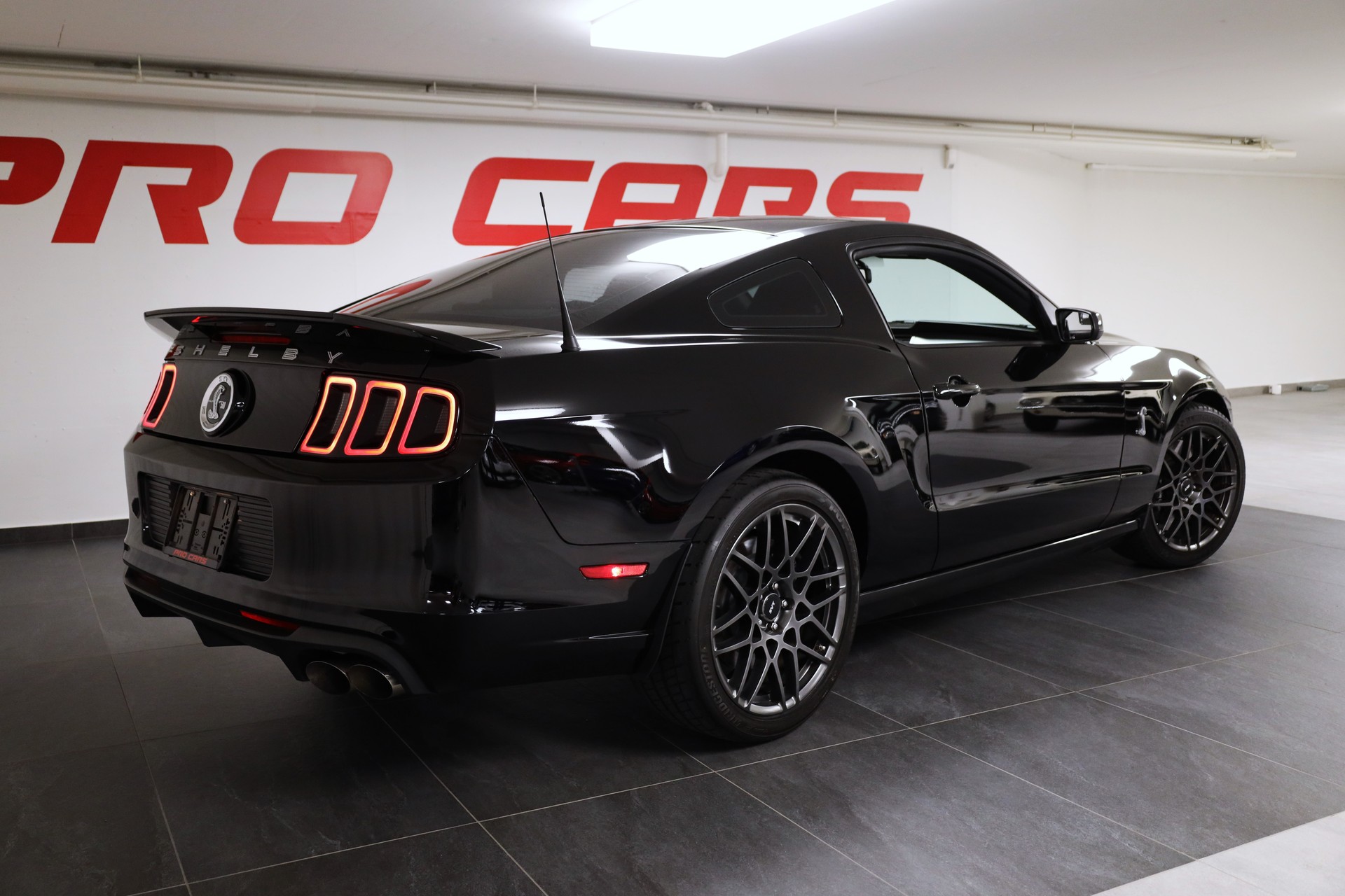 FORD Mustang Shelby GT500 5.8 SVT 2014 Modell-image-4