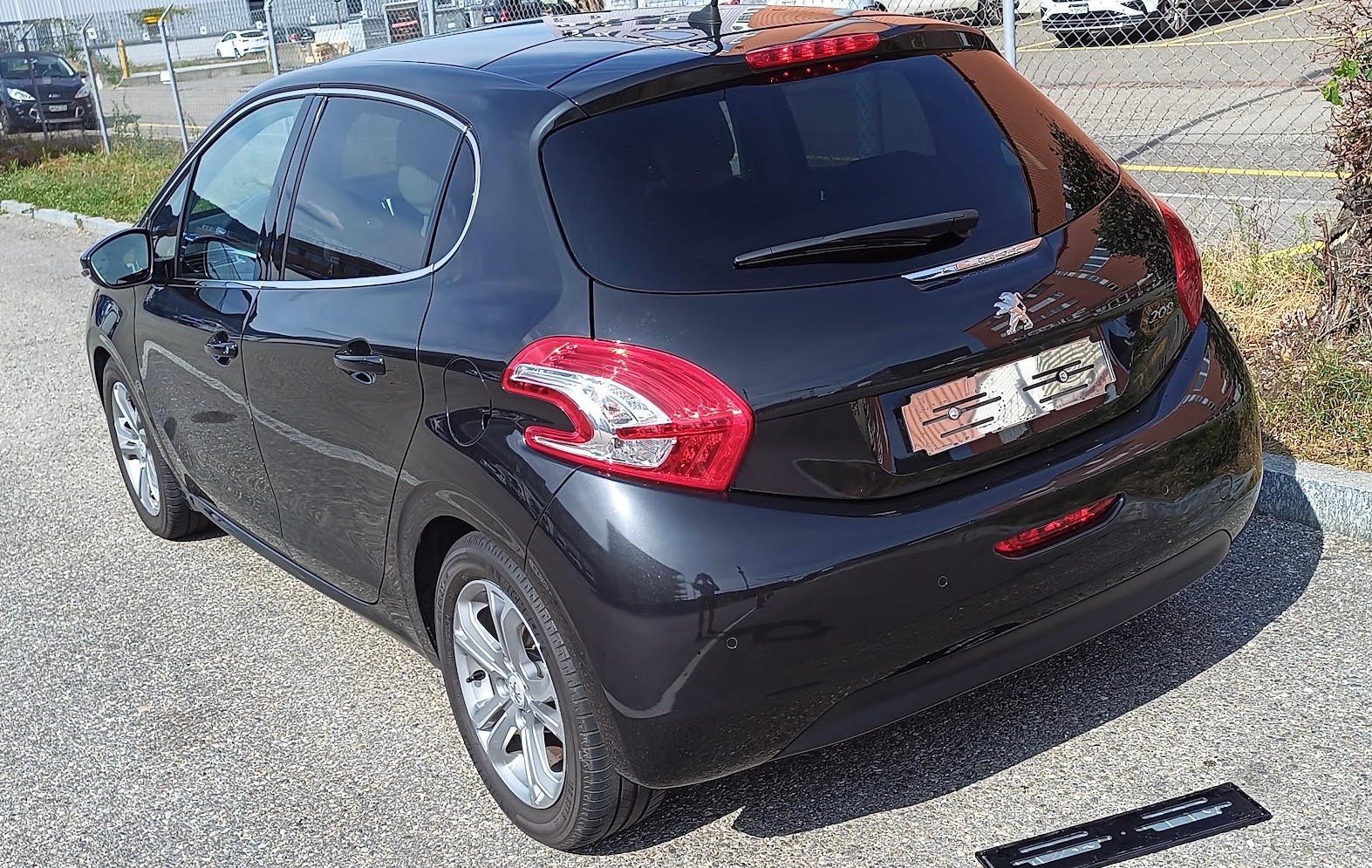 PEUGEOT 1.6 VTi Allure-image-2