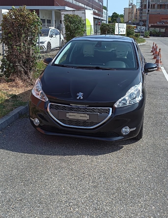 PEUGEOT 1.6 VTi Allure-image-0