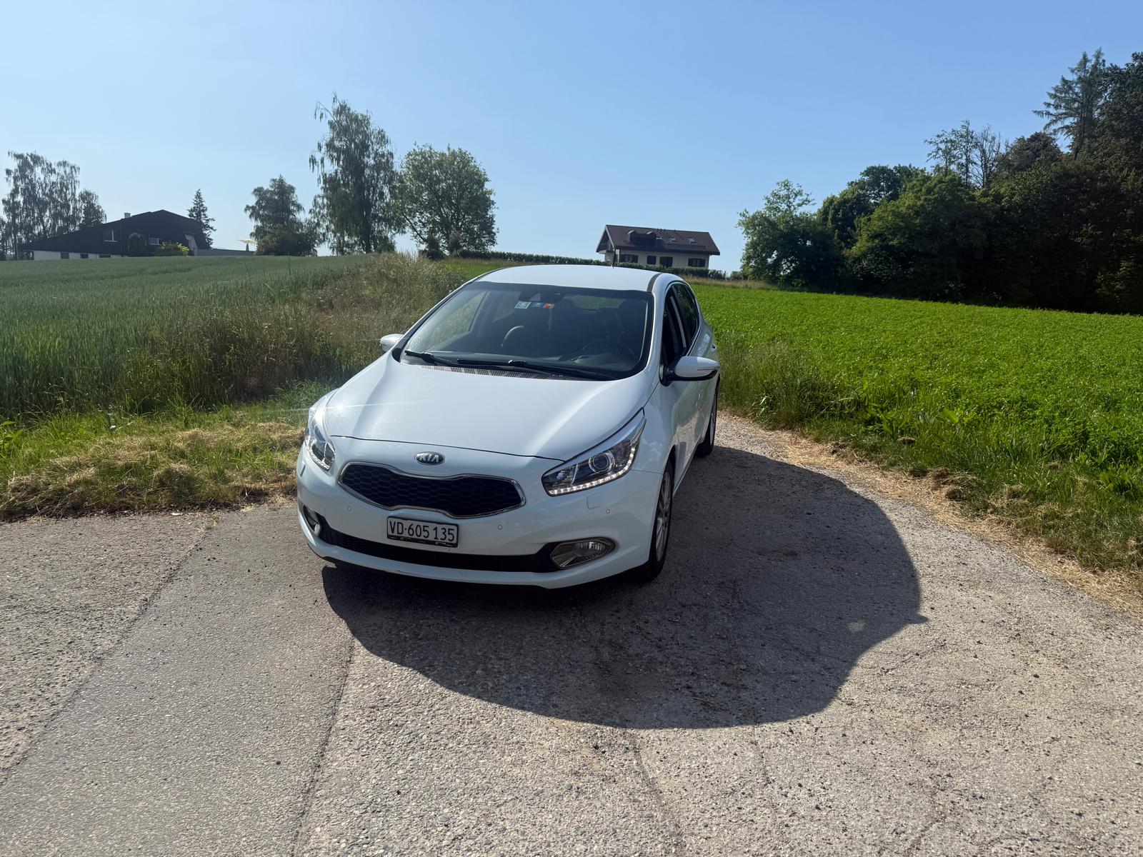 KIA Cee'd 1.6 GDi Trend DCT-image-2