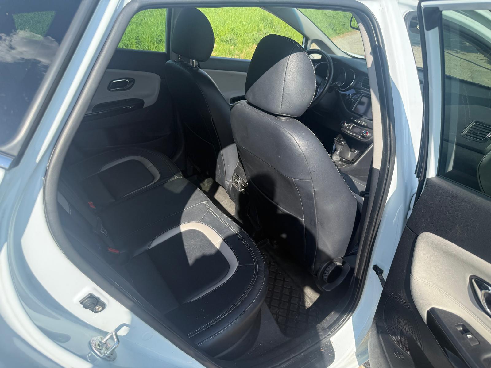 KIA Cee'd 1.6 GDi Trend DCT-image-10