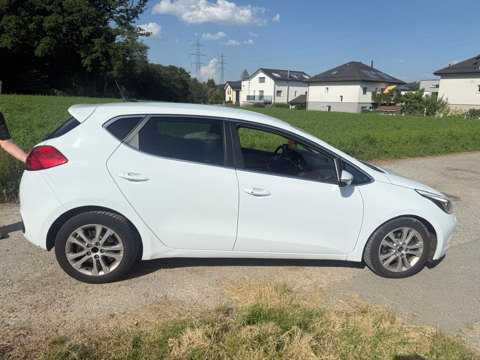 KIA Cee'd 1.6 GDi Trend DCT-image-8