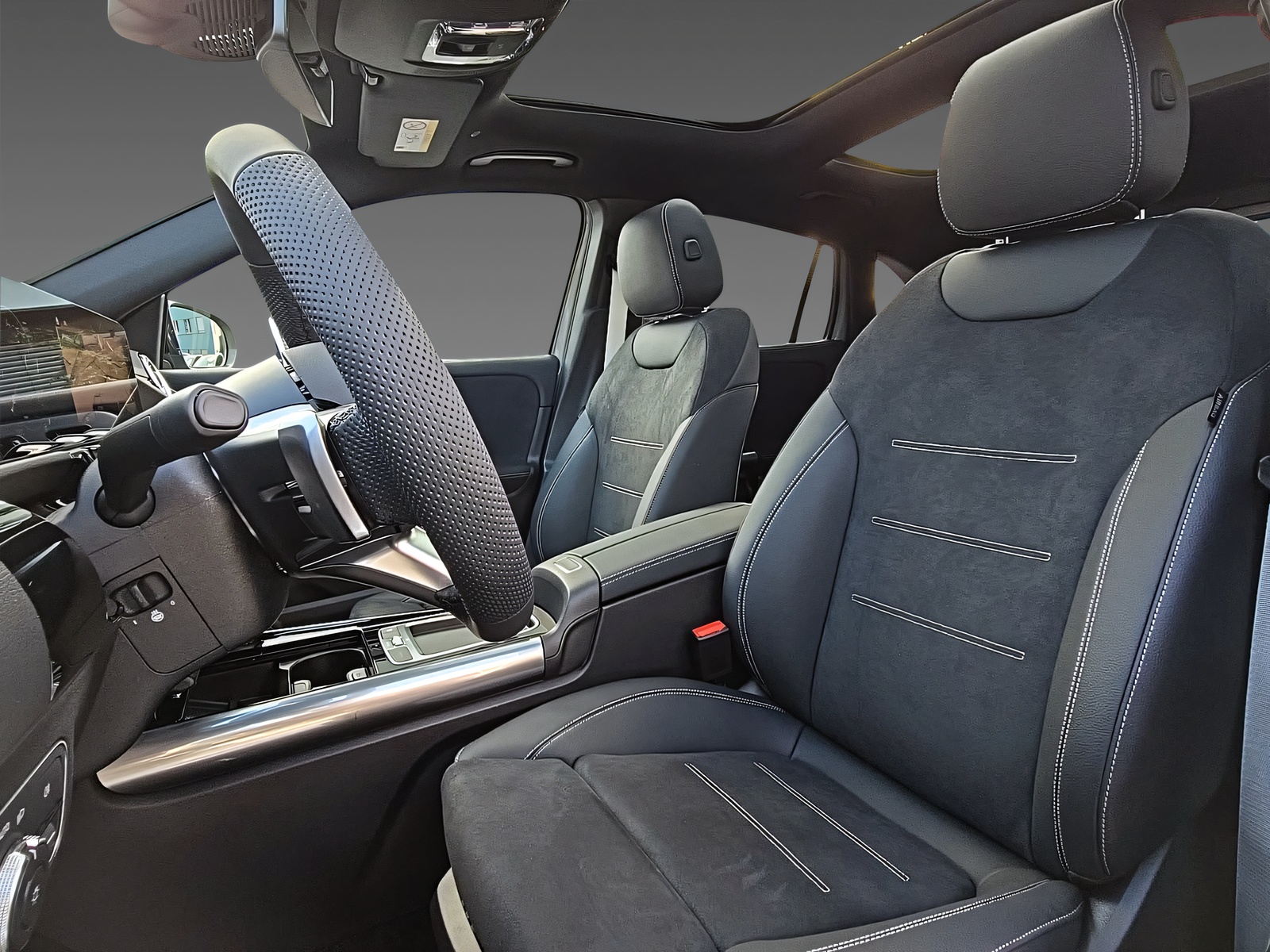 MERCEDES-BENZ GLA 250 4Matic Swiss Star-image-8