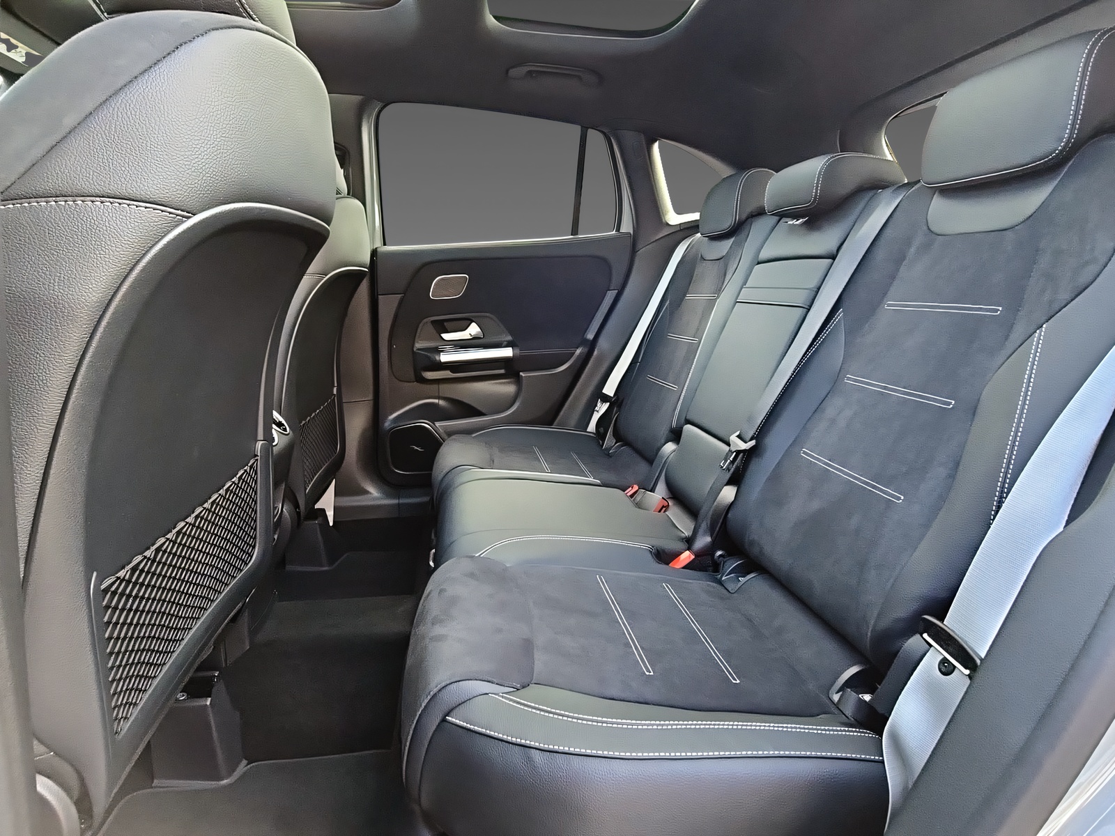 MERCEDES-BENZ GLA 250 4Matic Swiss Star-image-13