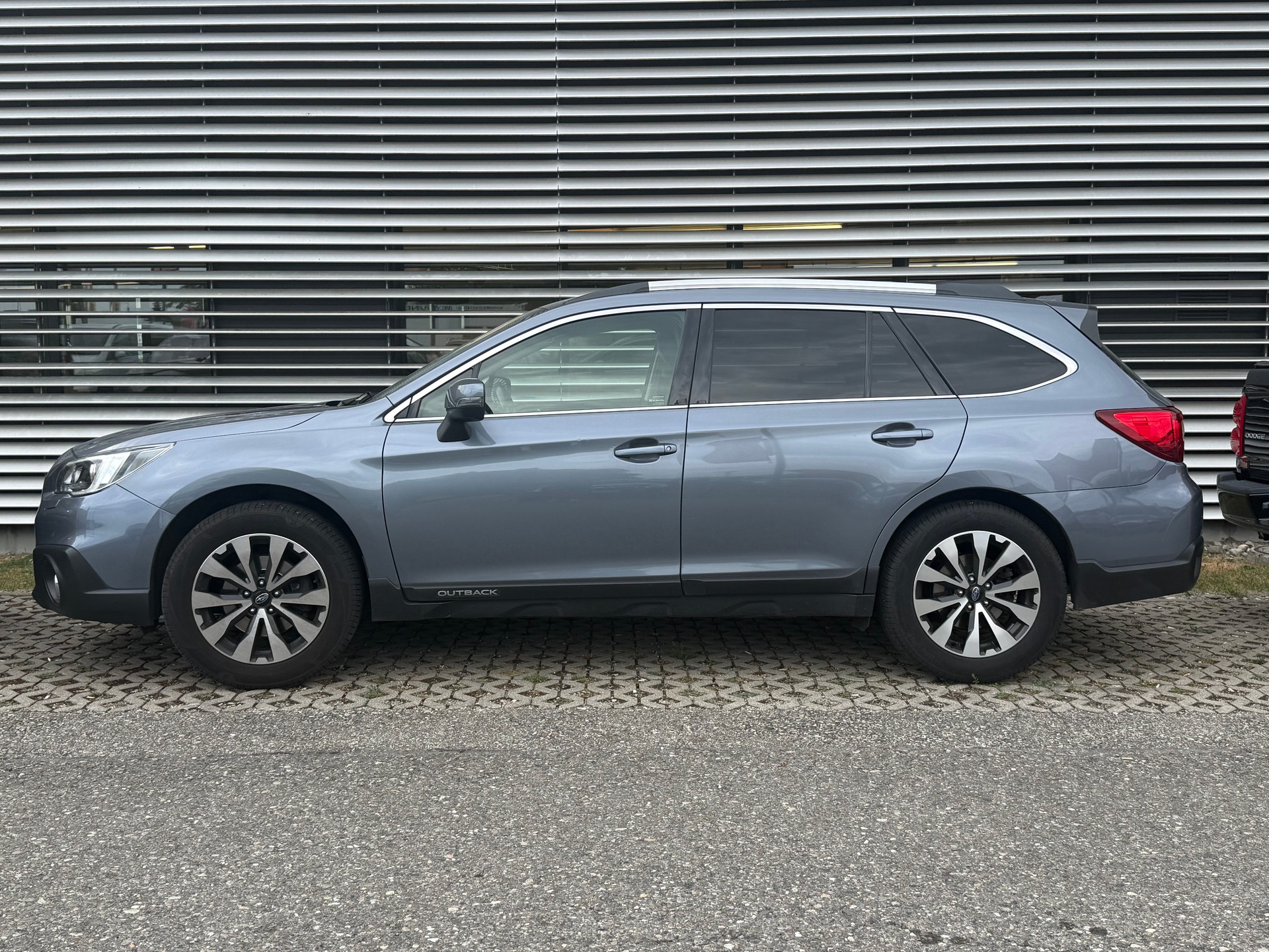 SUBARU Outback 2.0D Swiss AWD Lineartronic-image-10