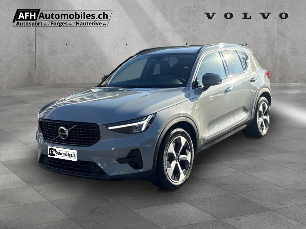 VOLVO XC40 2.0 B3 MH Plus Dark-image-0