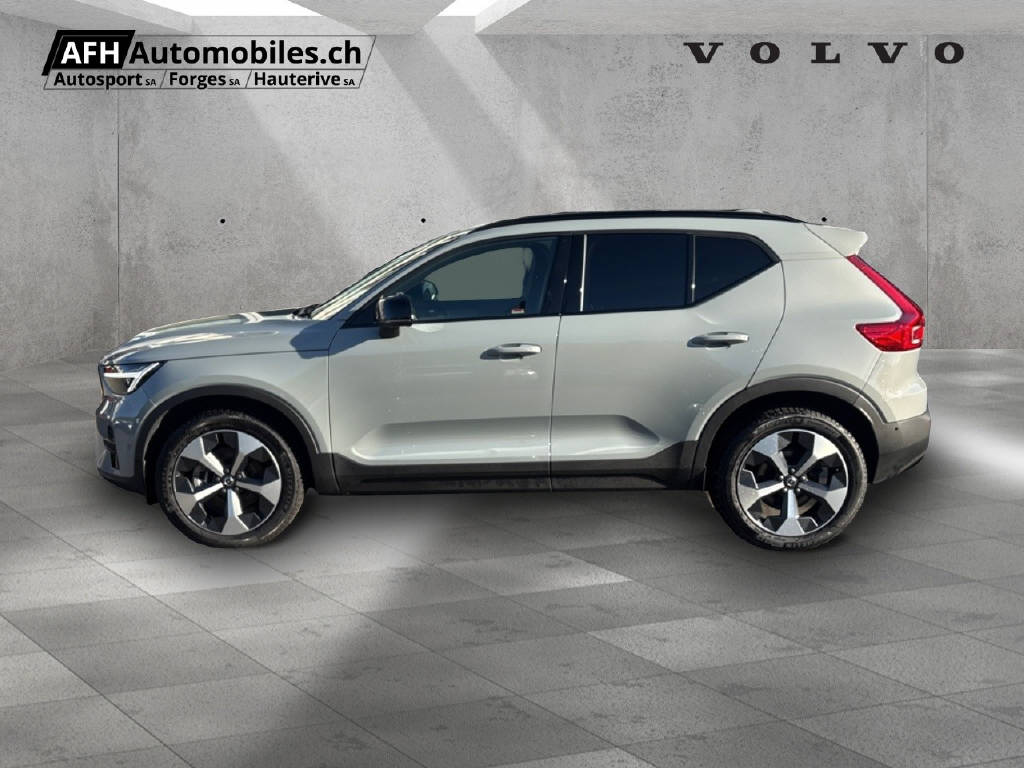 VOLVO XC40 2.0 B3 MH Plus Dark-image-7