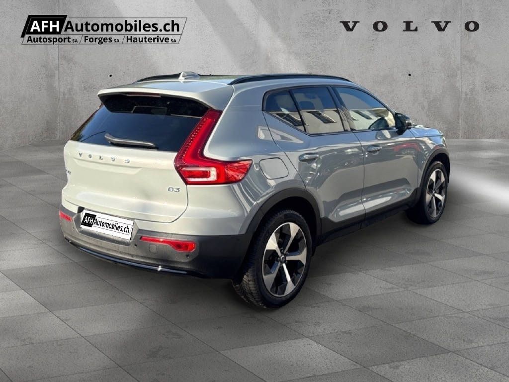VOLVO XC40 2.0 B3 MH Plus Dark-image-4