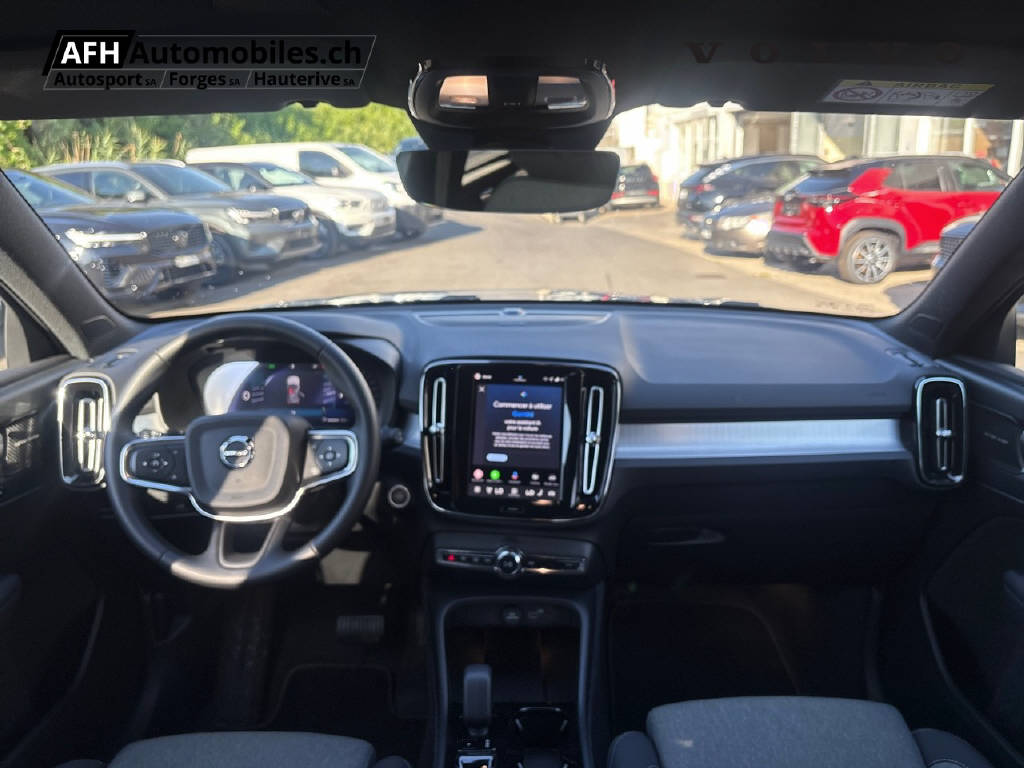 VOLVO XC40 2.0 B3 MH Plus Dark-image-14