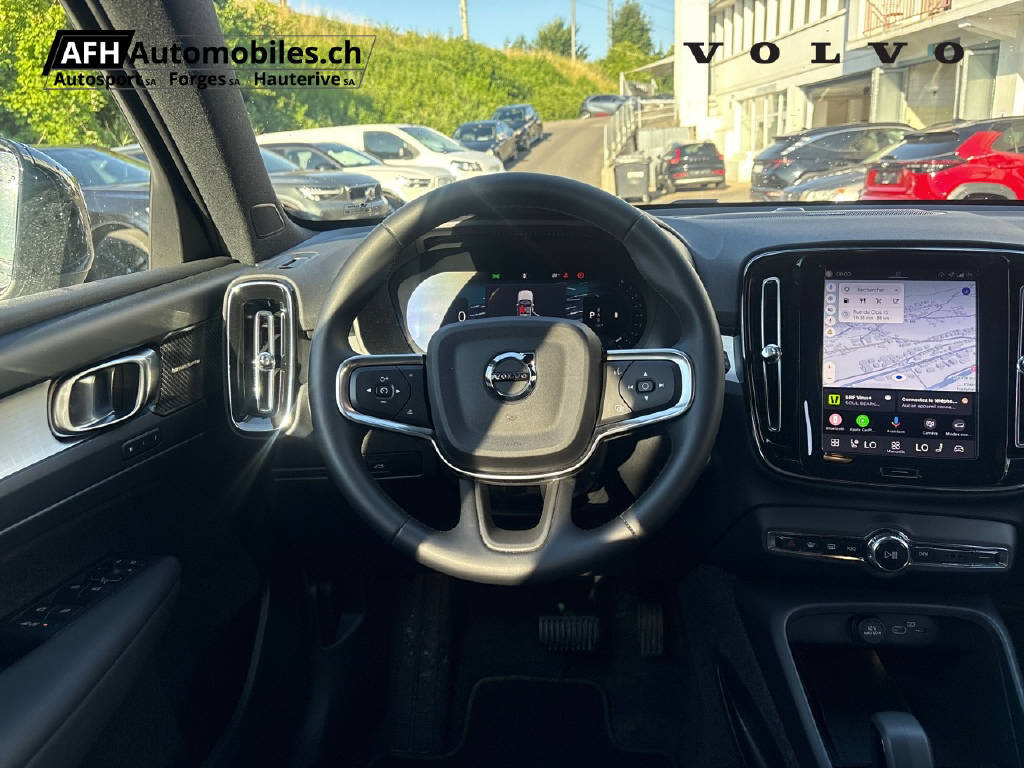 VOLVO XC40 2.0 B3 MH Plus Dark-image-15