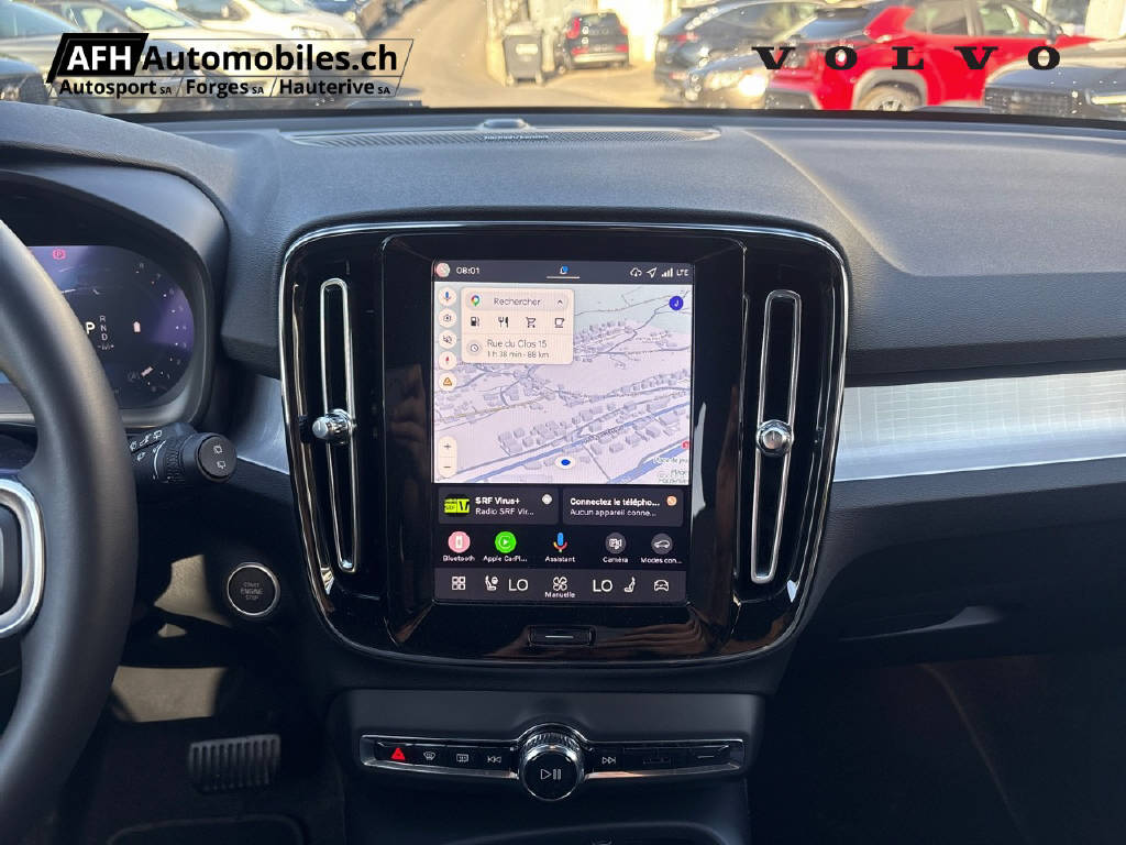 VOLVO XC40 2.0 B3 MH Plus Dark-image-12