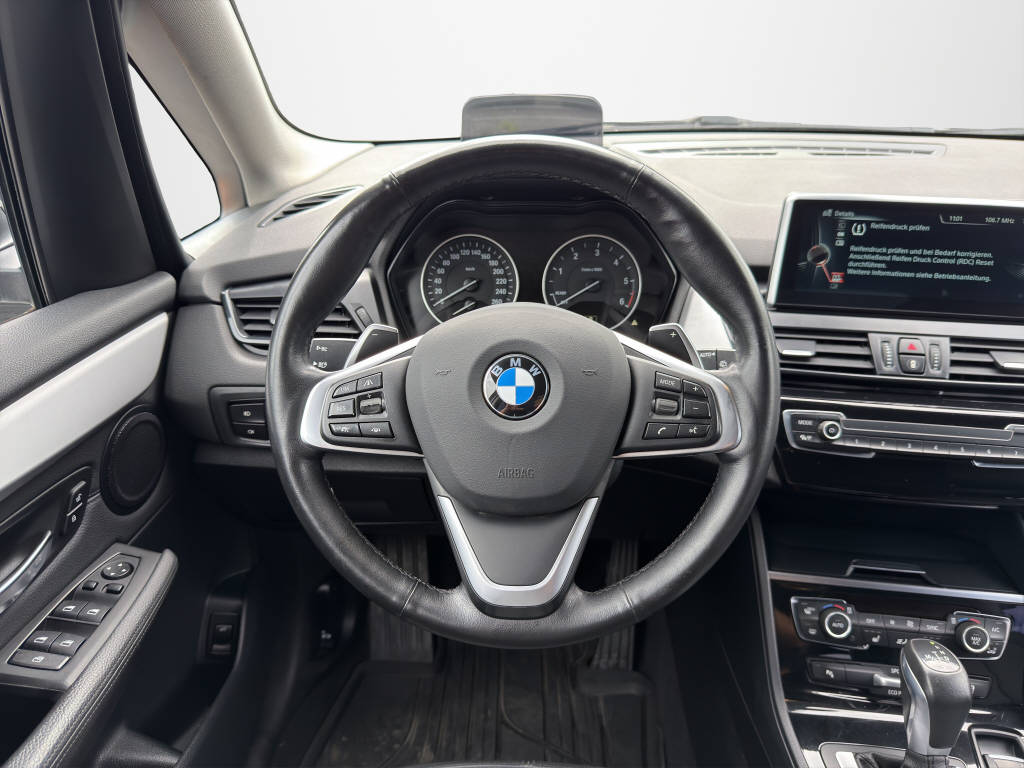 BMW 220d Active Tourer xDrive SAG-image-9
