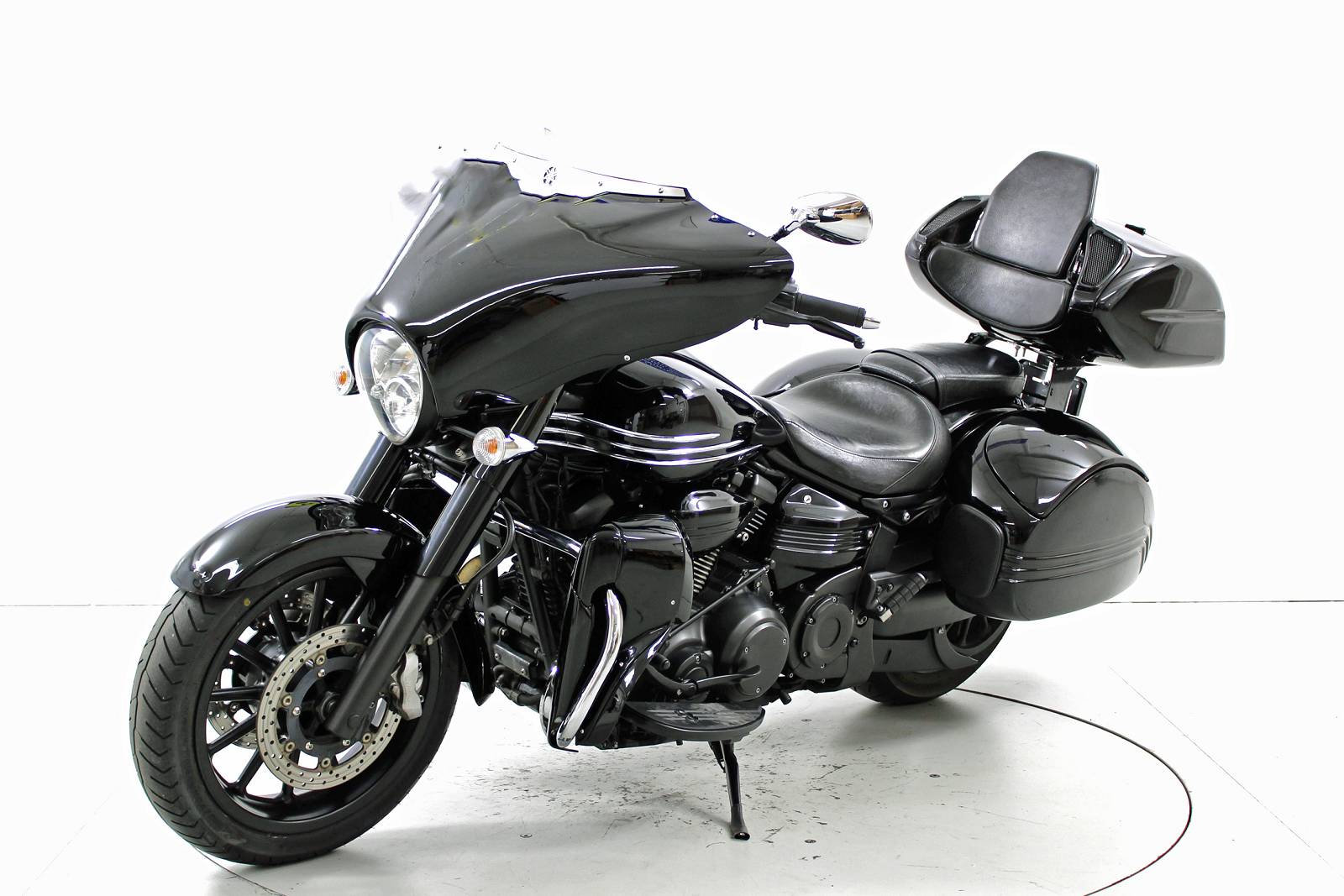 YAMAHA XV 1900-showroom-element-2