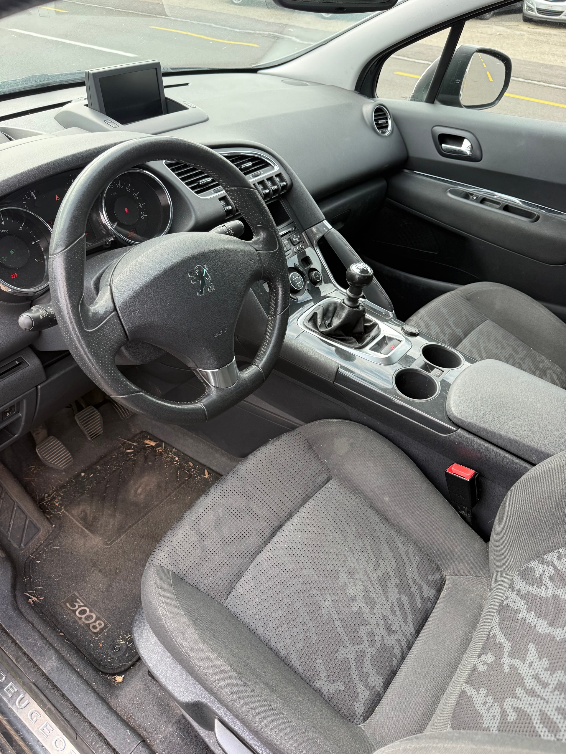 PEUGEOT 3008 1.6 16V T Platinum-image-5