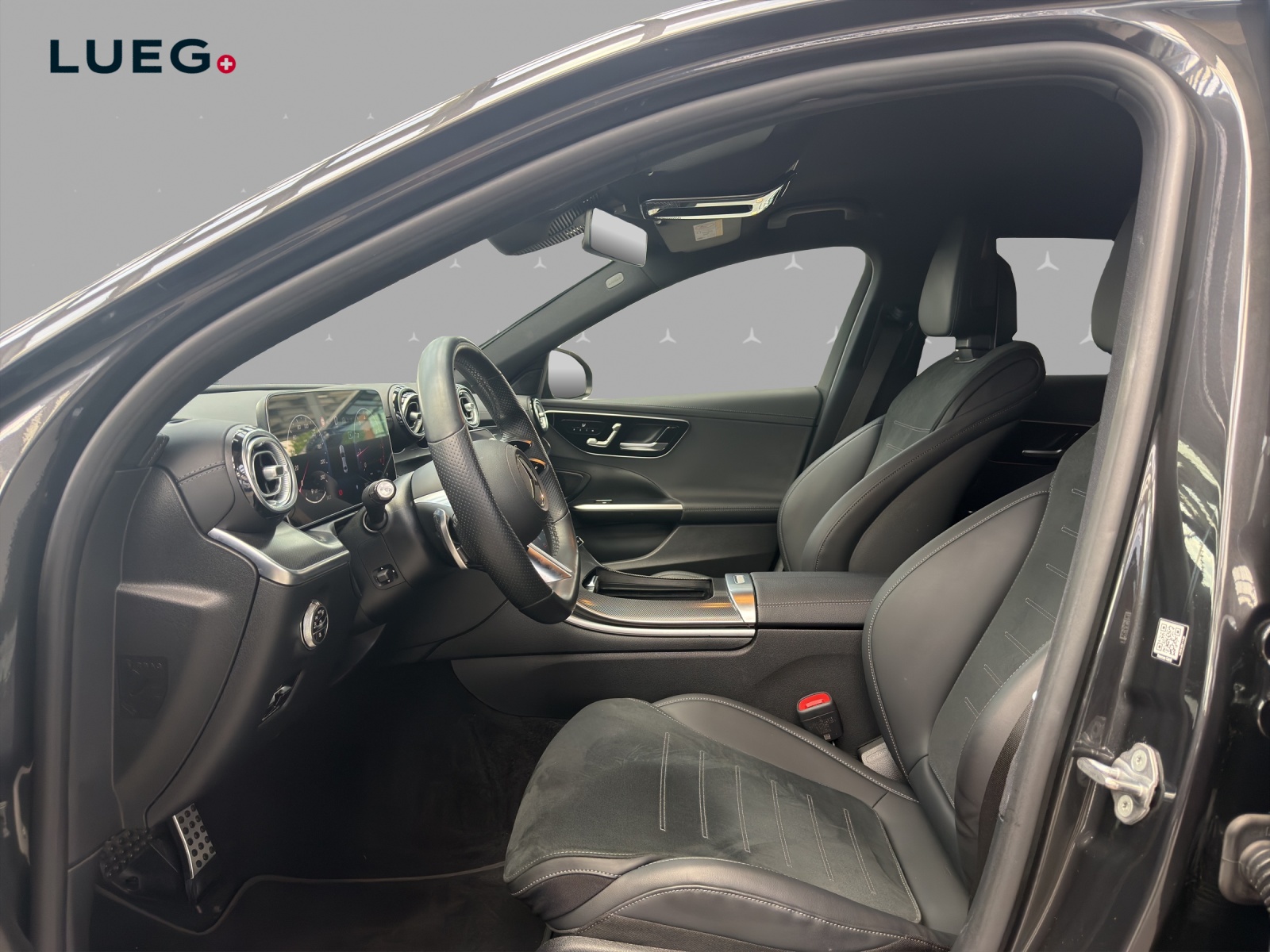 MERCEDES-BENZ C 200 4Matic AMG Line-image-7