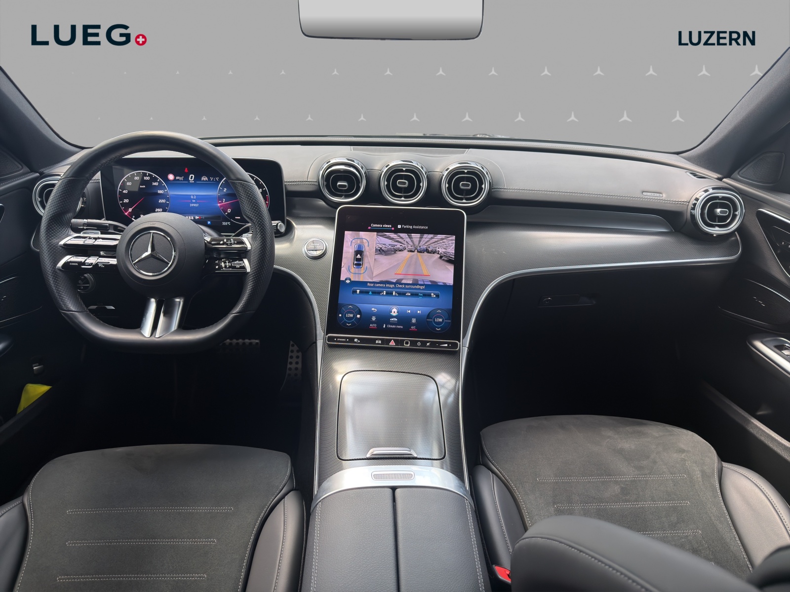 MERCEDES-BENZ C 200 4Matic AMG Line-image-9