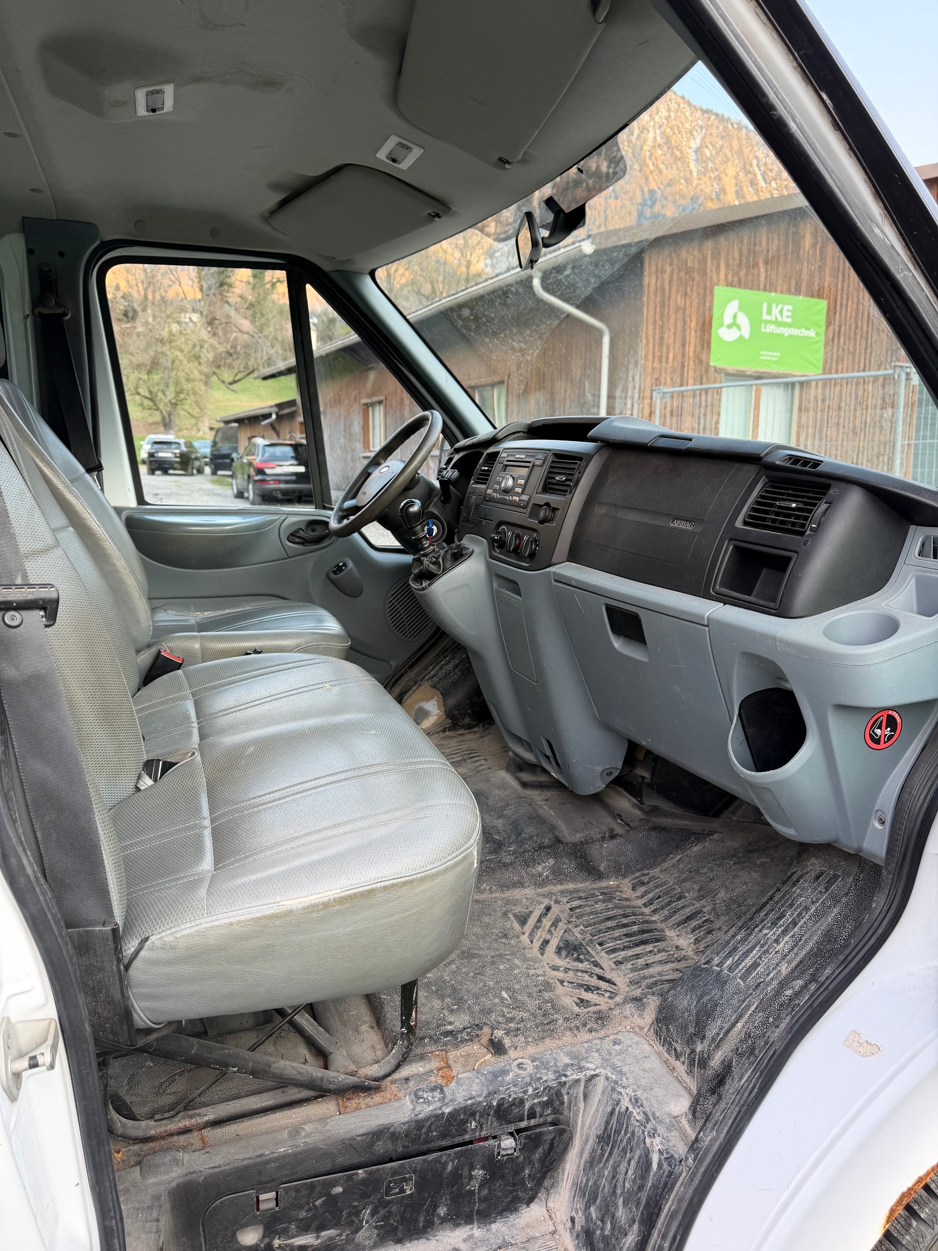 FORD Transit 330S Trend-image-9