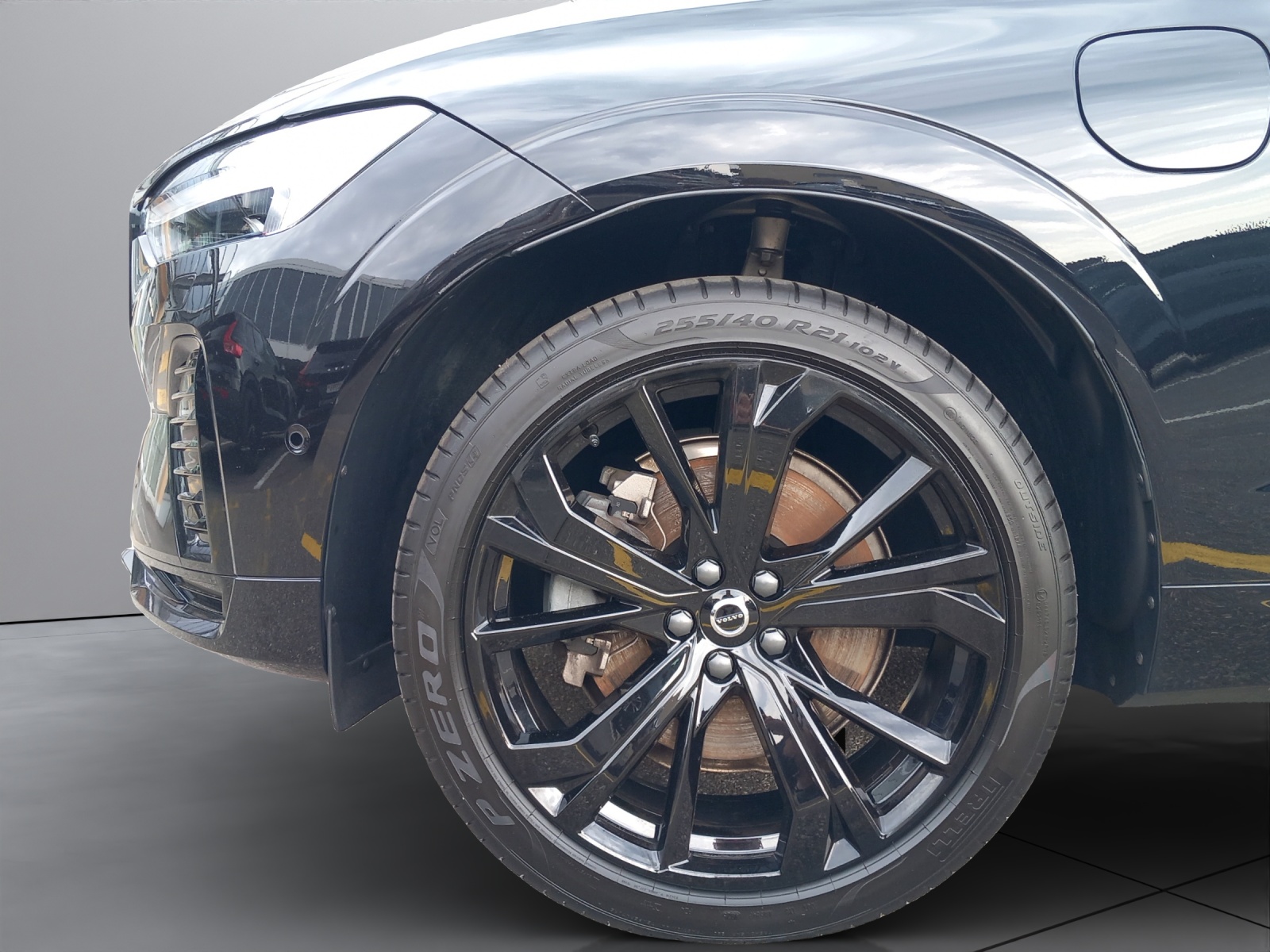 VOLVO XC60 2.0 T8 TE XCENTRIC Black Edition eAWD-image-17