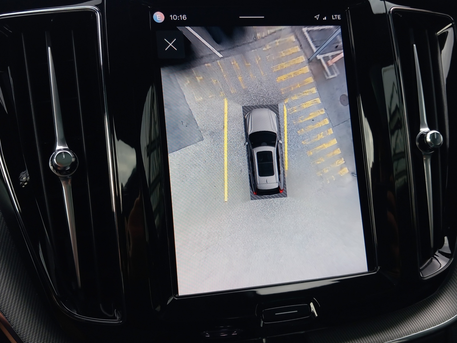 VOLVO XC60 2.0 T8 TE XCENTRIC Black Edition eAWD-image-15